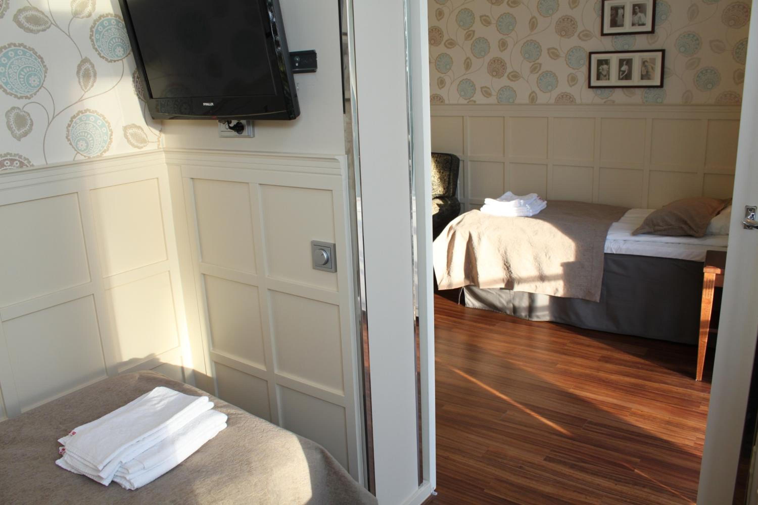 Superior Twin Room - Photo 3
