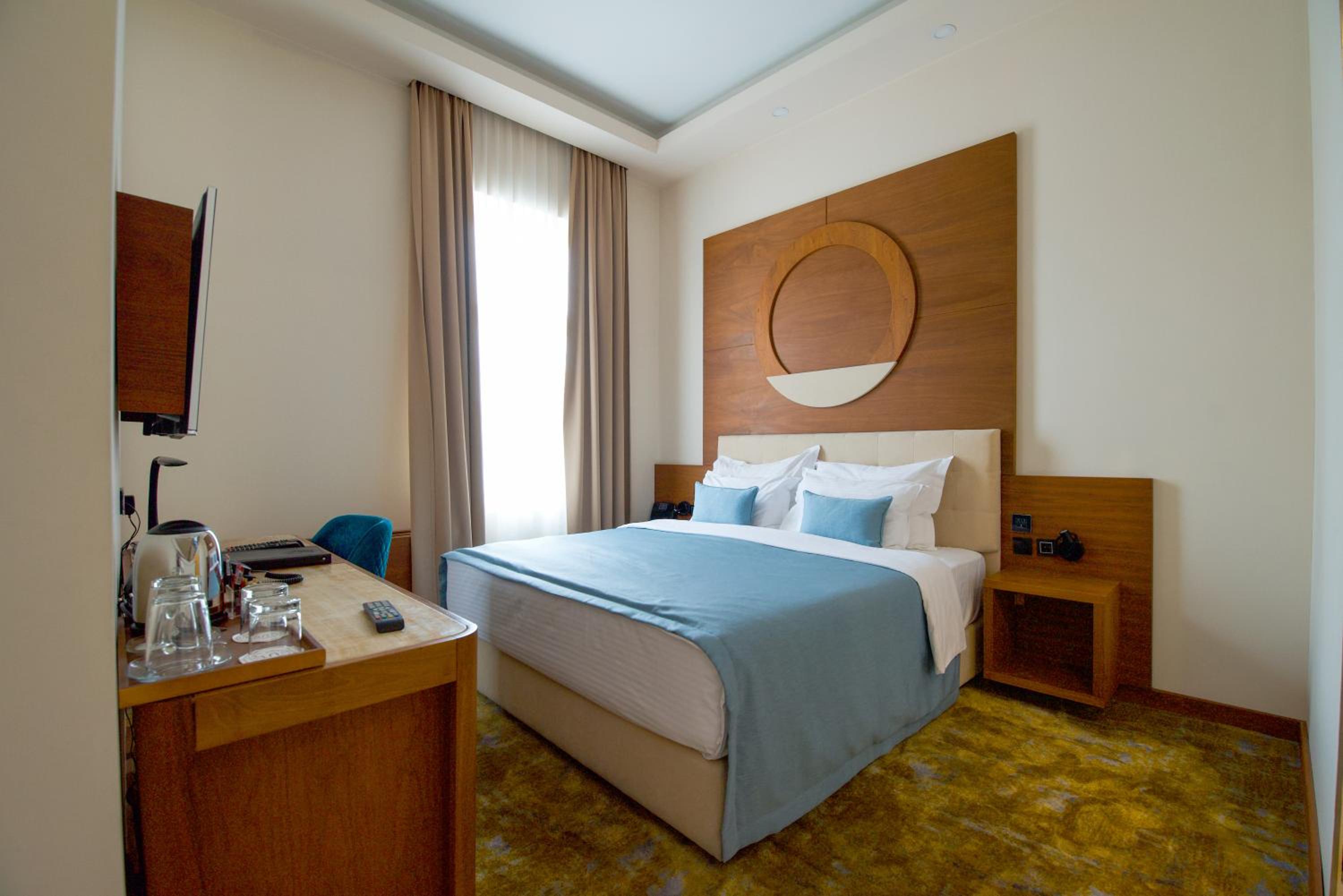 King Studio with Spa Access photo 3