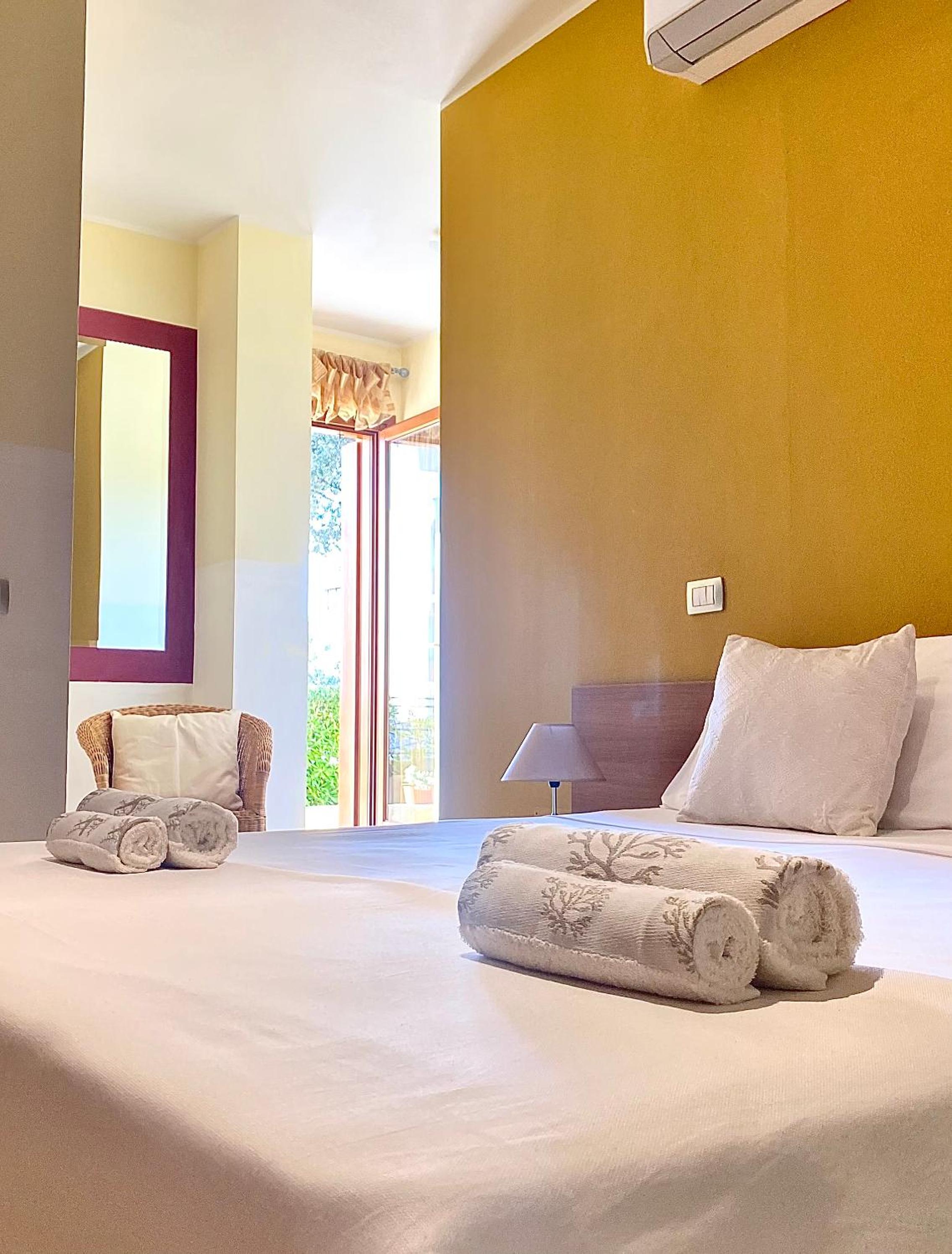 One-Bedroom Apartment with Spa Bath - Photo 12