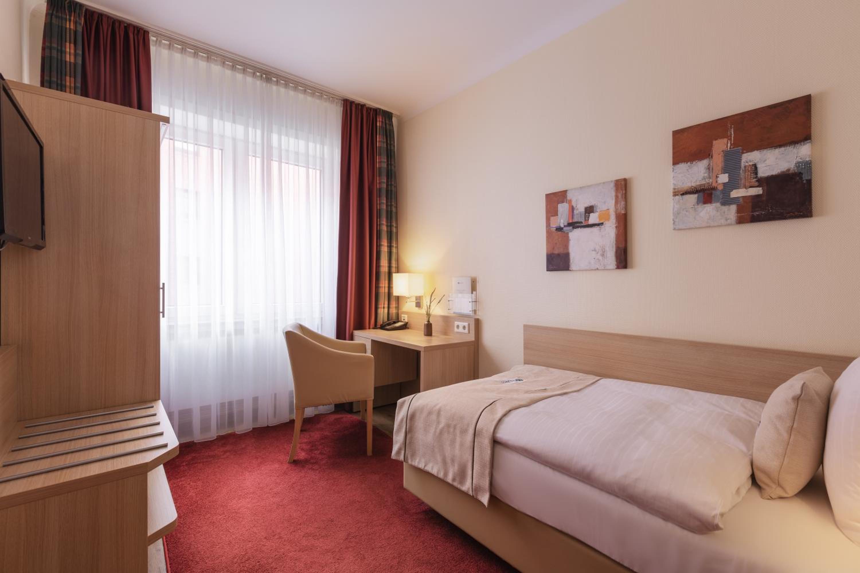 Single Room photo 3