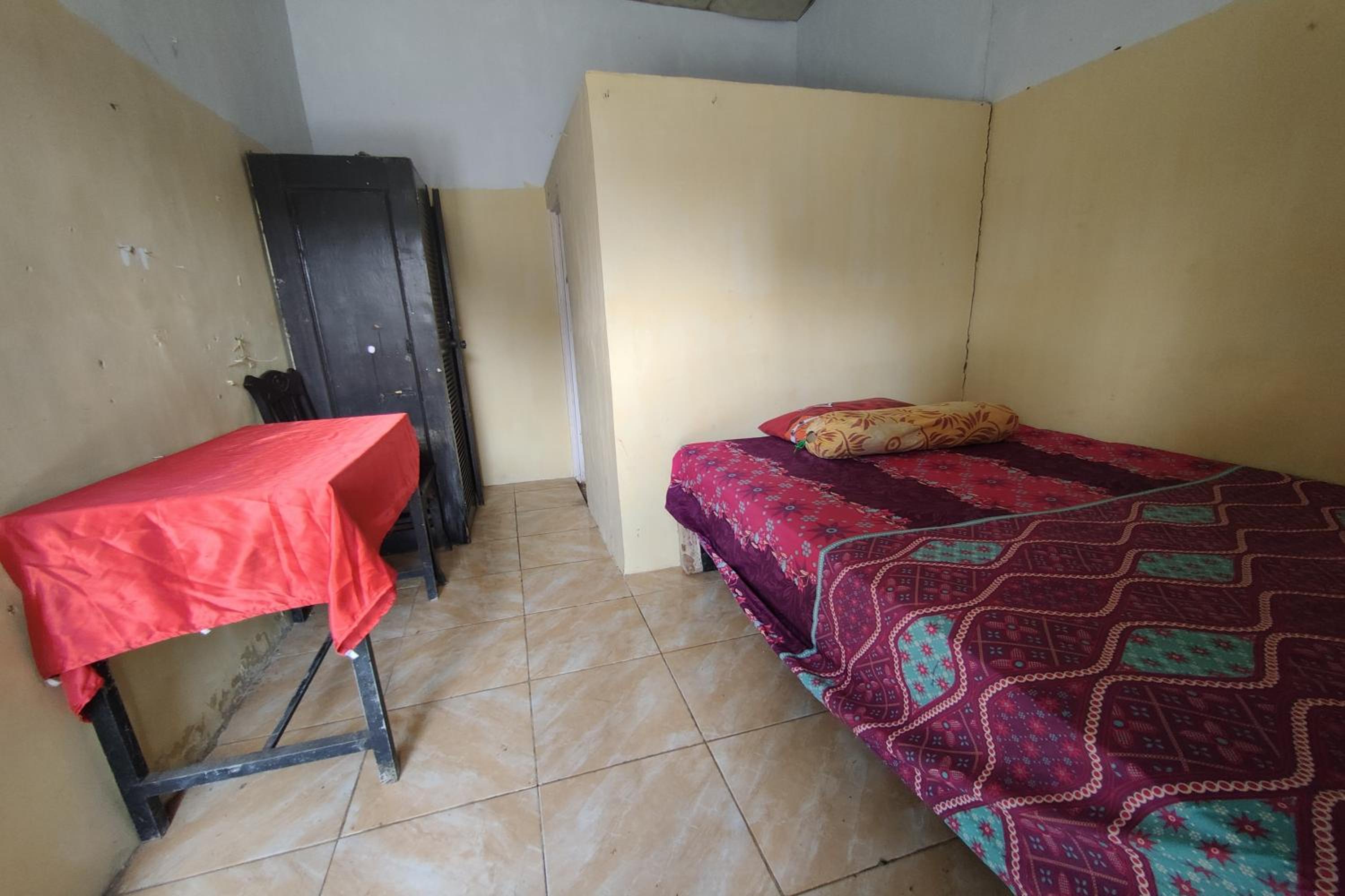 Small Single Room