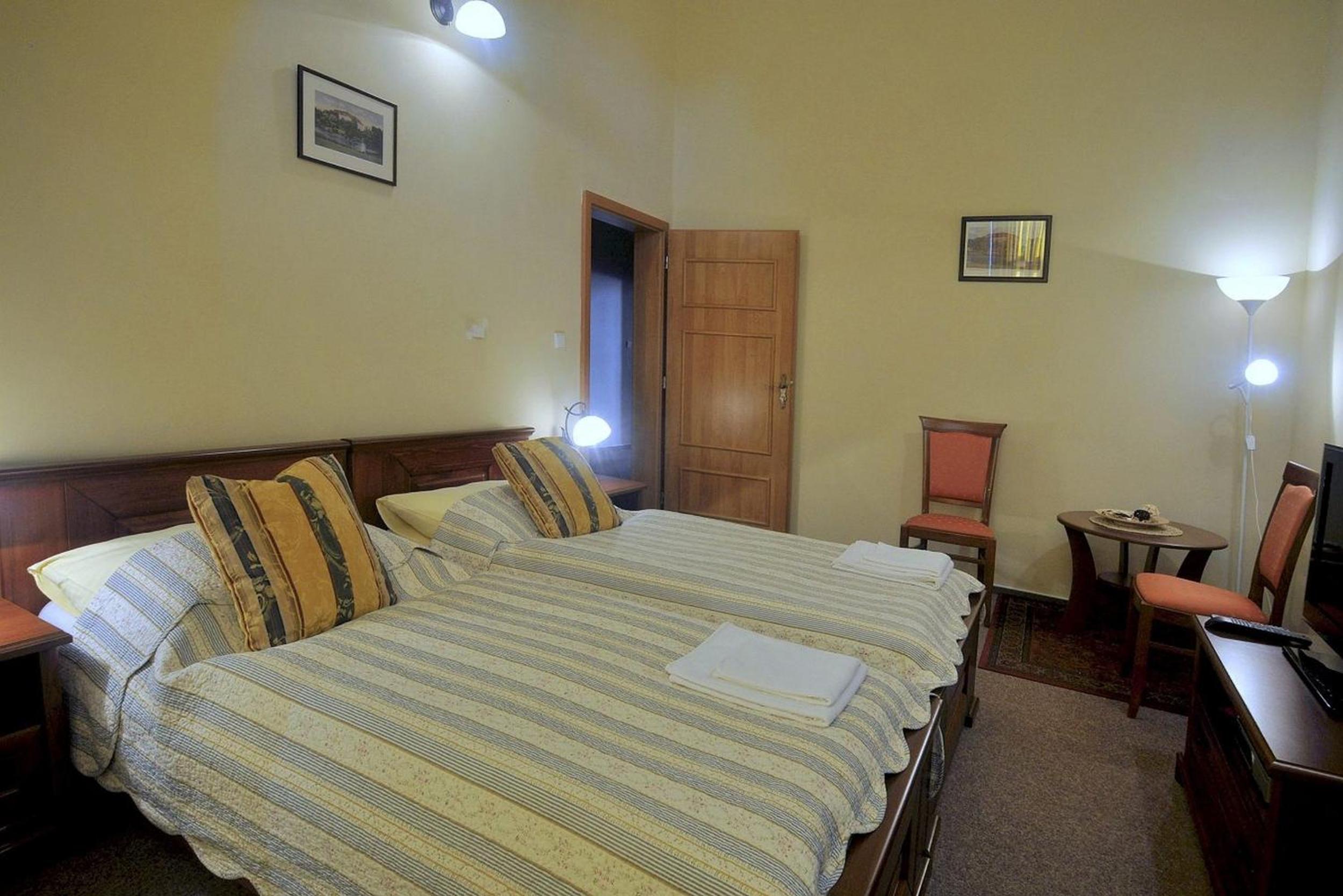 Standard Double or Twin Room - Photo 6