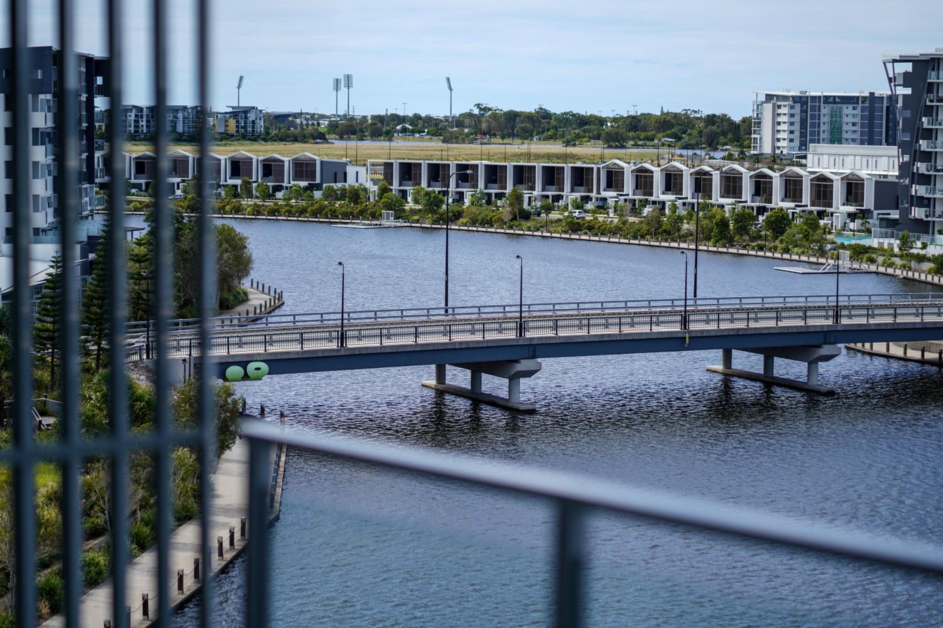 Superior Two Bedroom Apartment with Lake Views photo 3