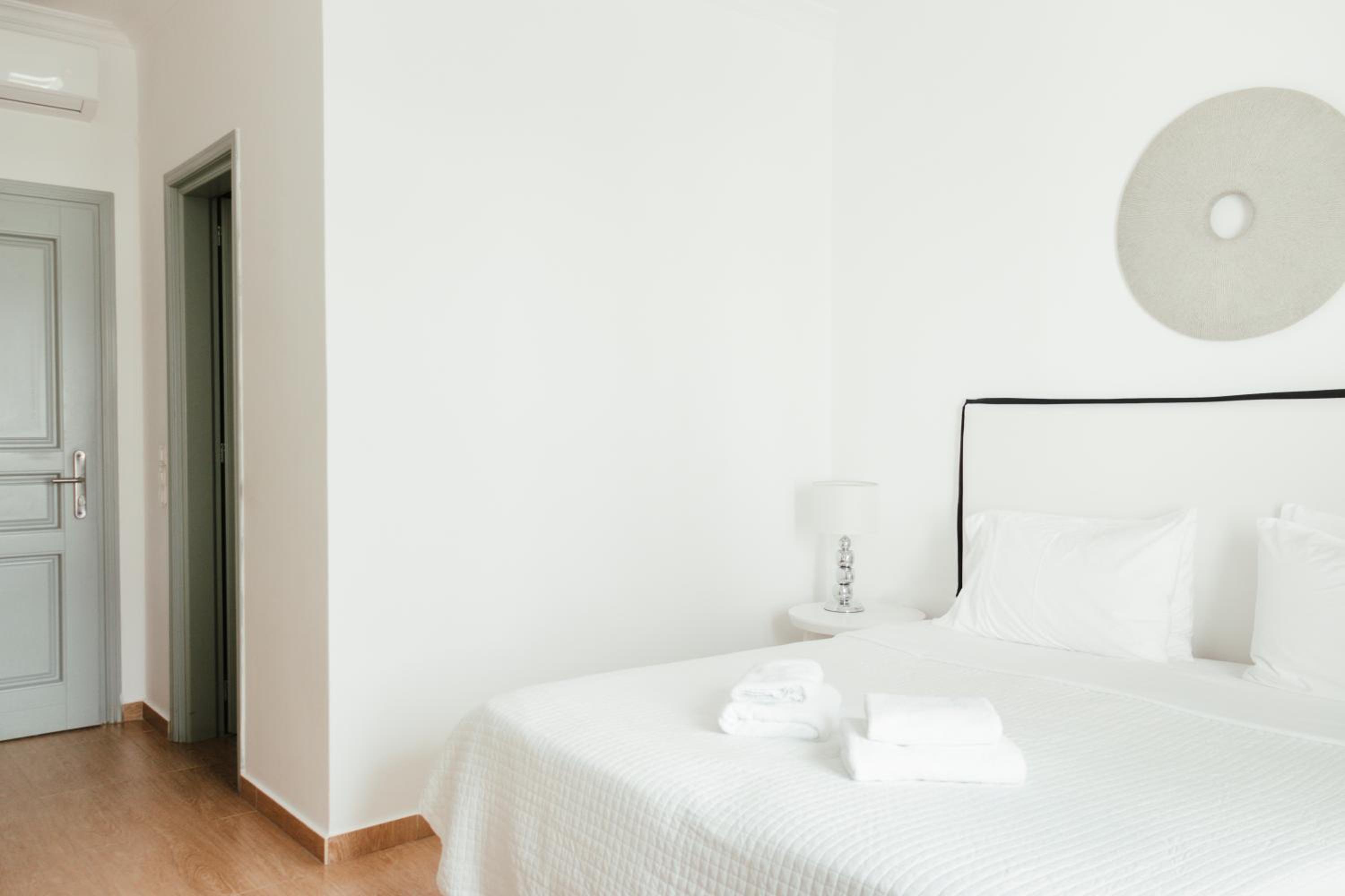 Double Room - Photo 8