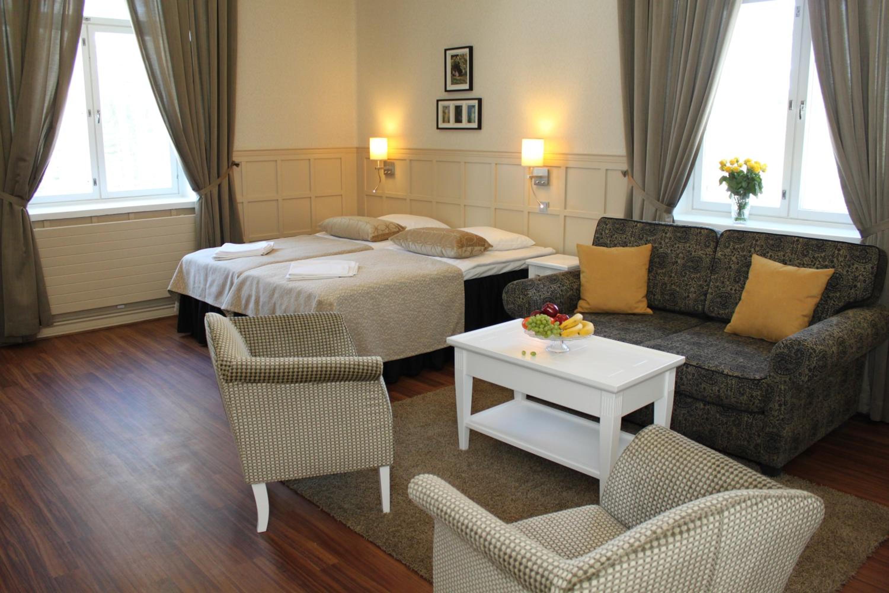Suite - Photo 3