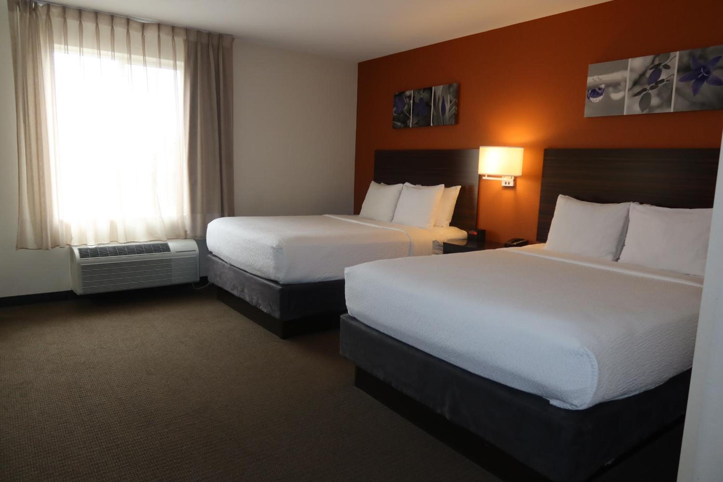 Efficiency Queen Suite with Two Queen Beds - Accessible/Non-Smoking photo 2