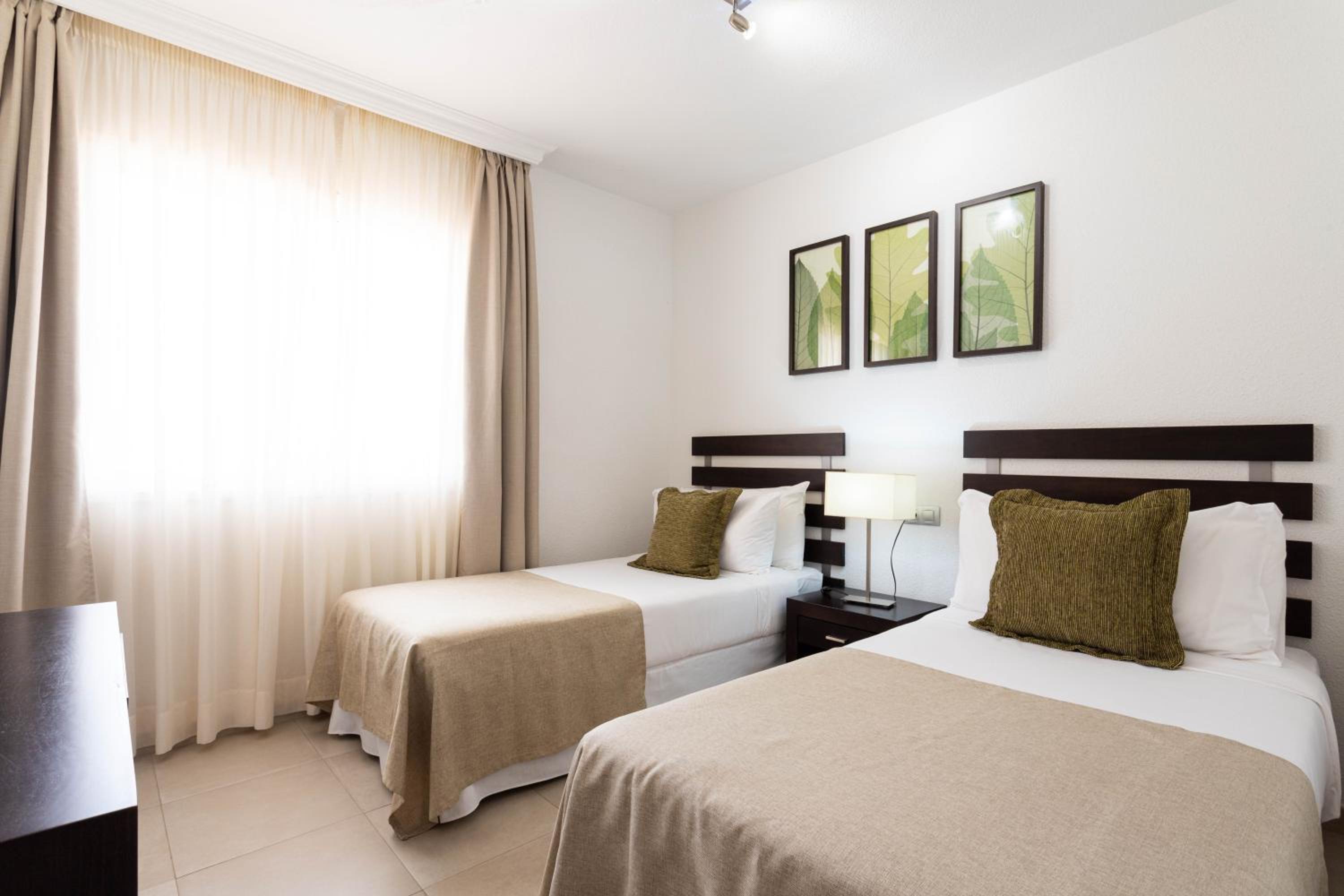 Apartamento Superior de Tres Habitaciones con Jacuzzi y Vista al Océano