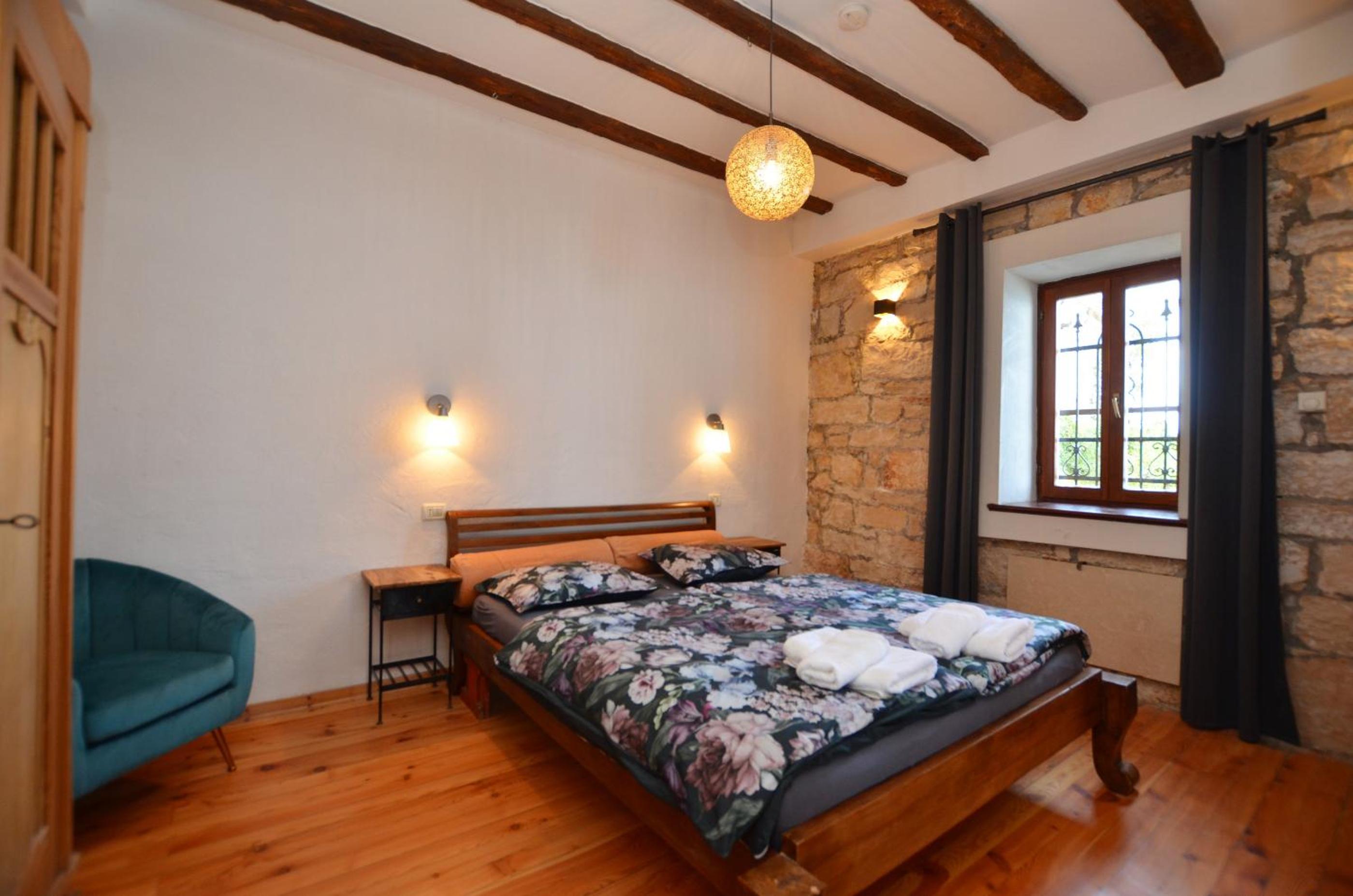 One Bedroom Apartment