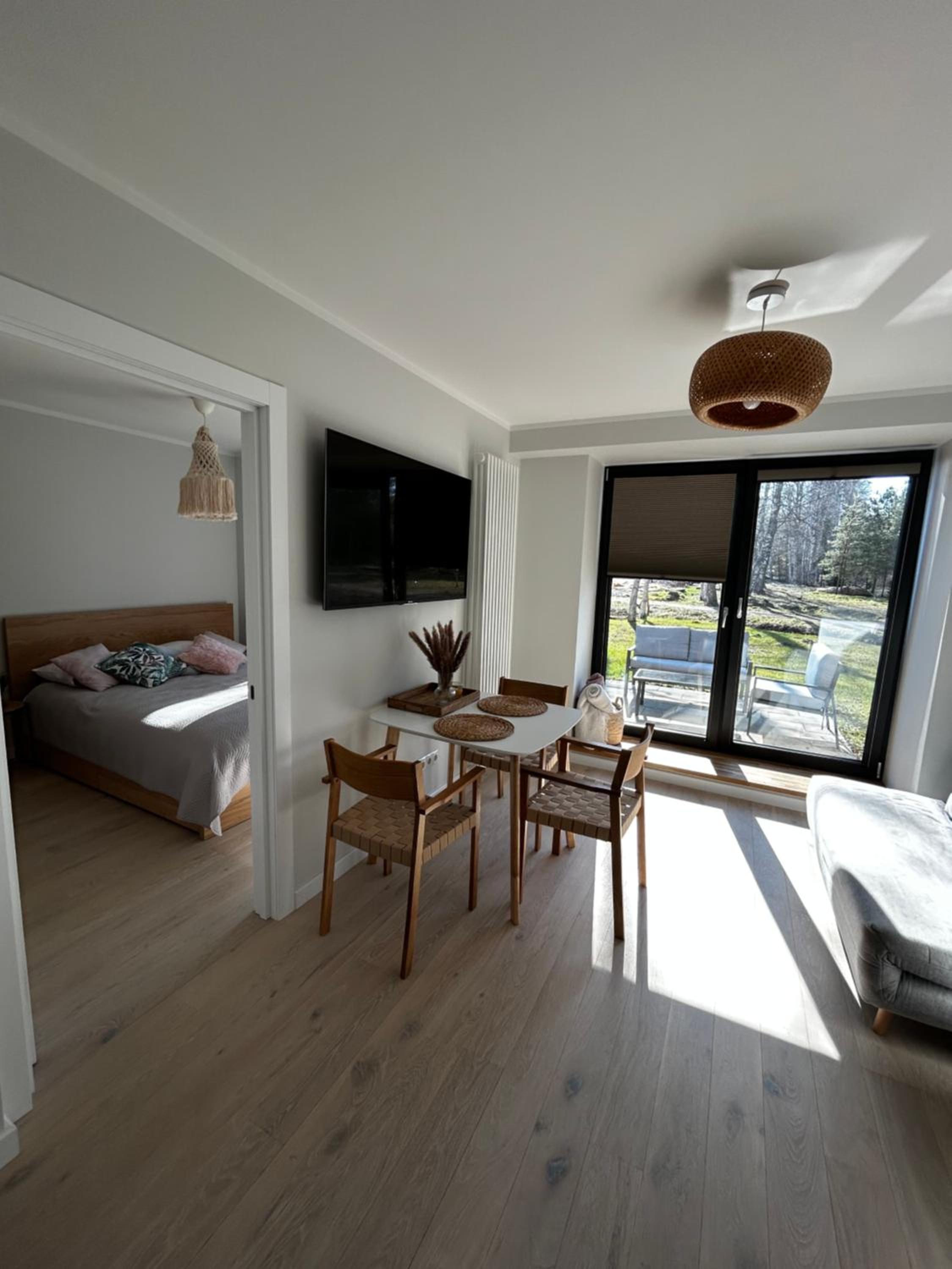 One-Bedroom Apartment photo 1
