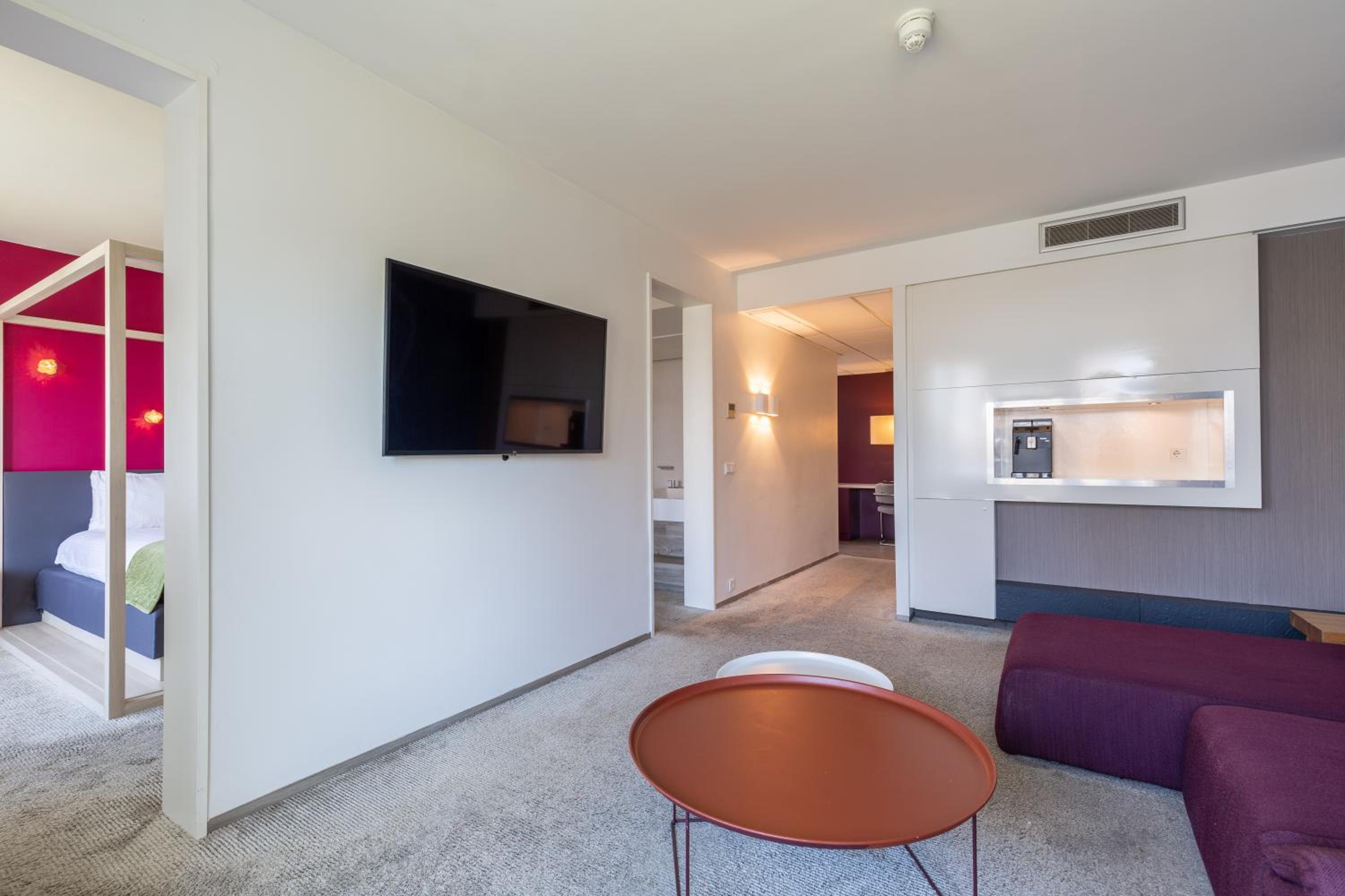 Suite - Photo 5