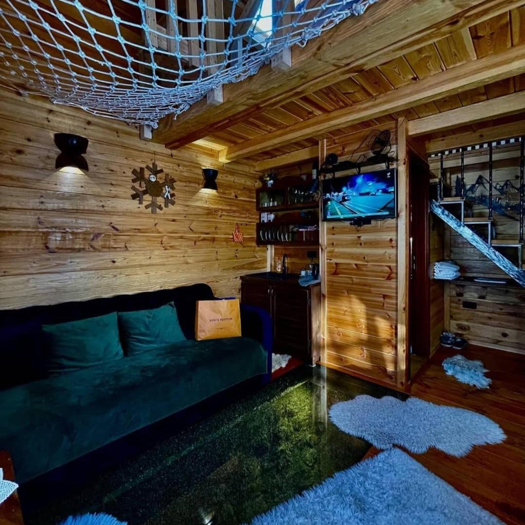 Bungalow - Water Front  - Photo 11
