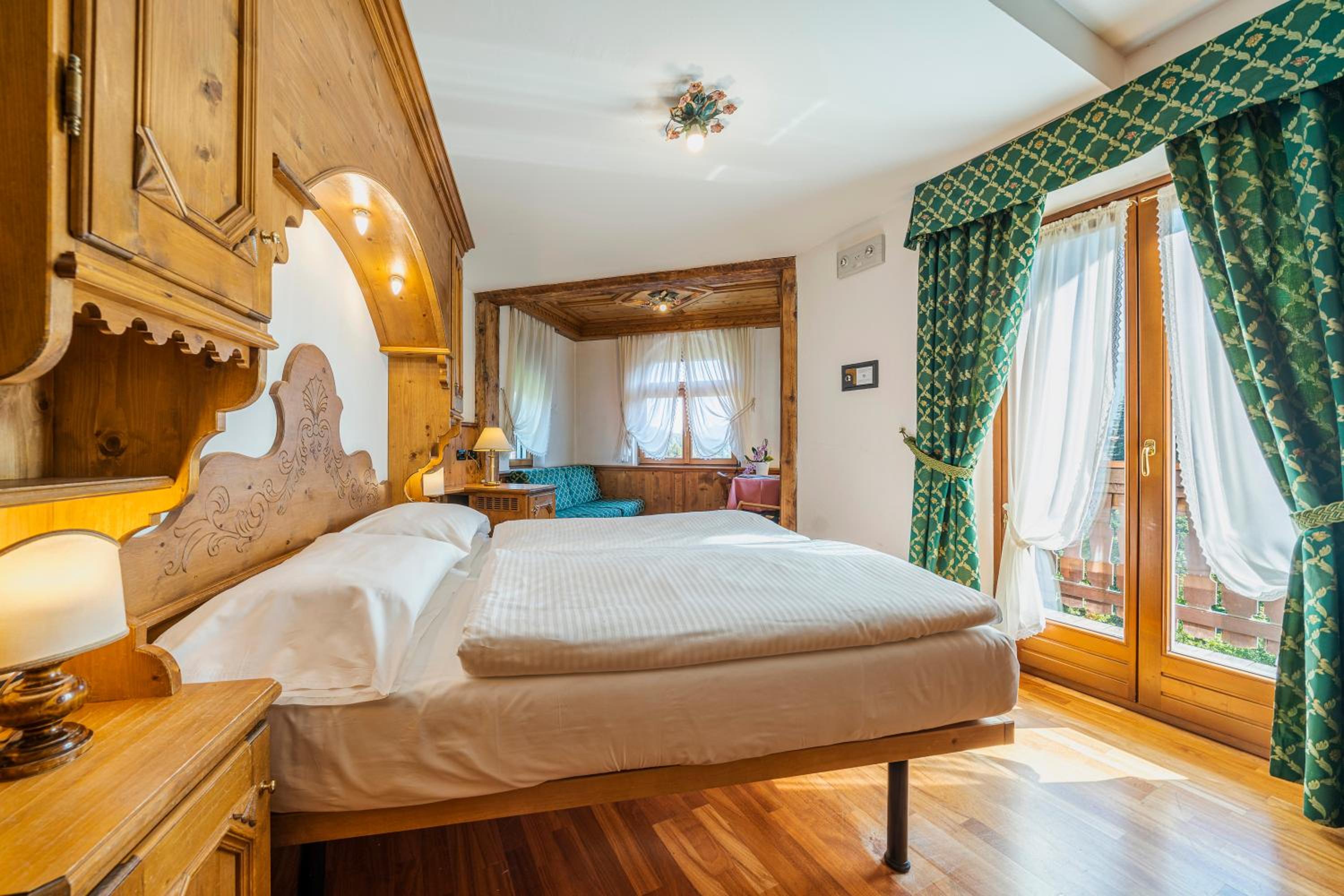 Deluxe Room - Photo 1