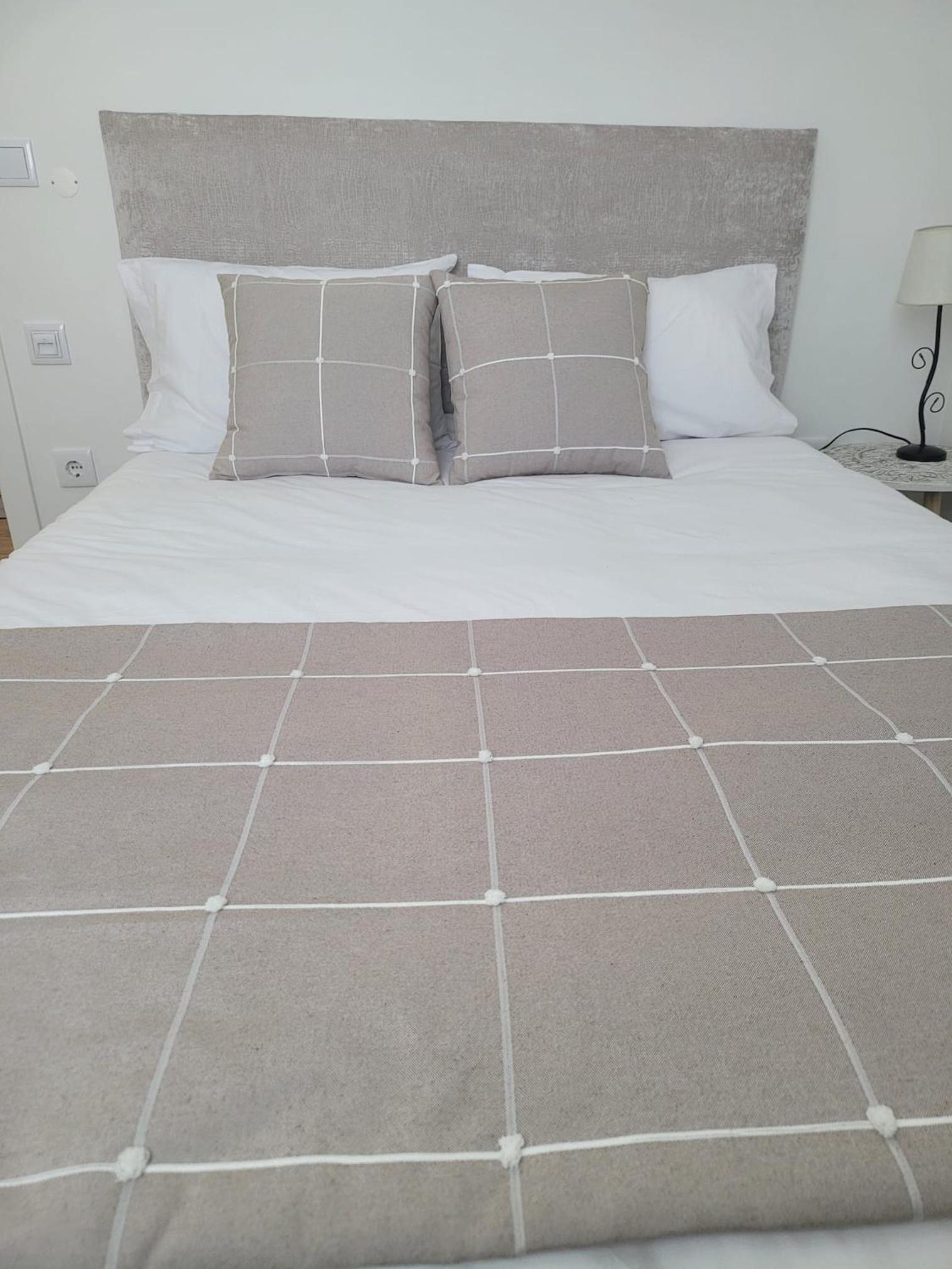 Double Room with Private Bathroom - Photo 17