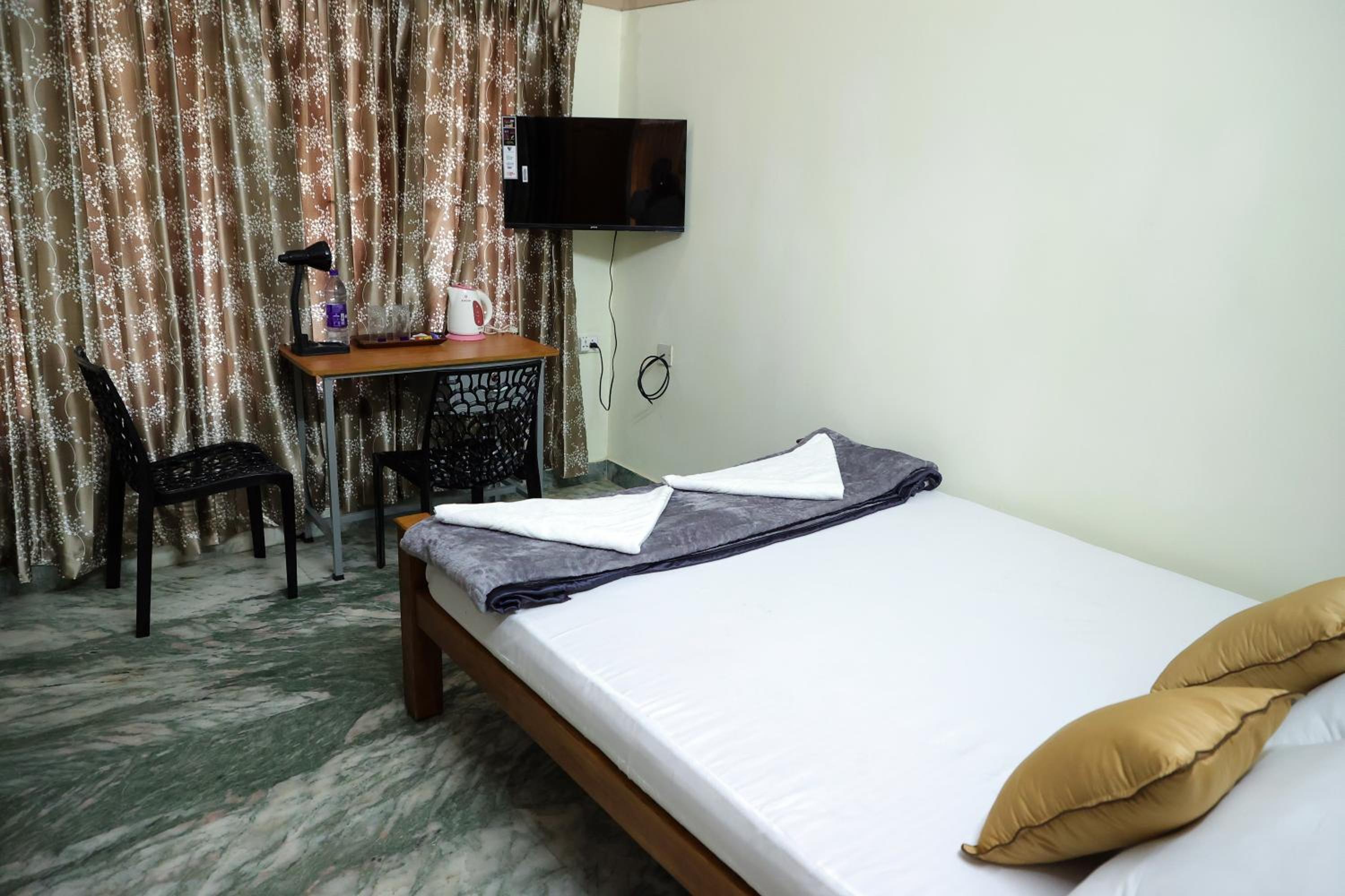 Double Room with Private Bathroom photo 2