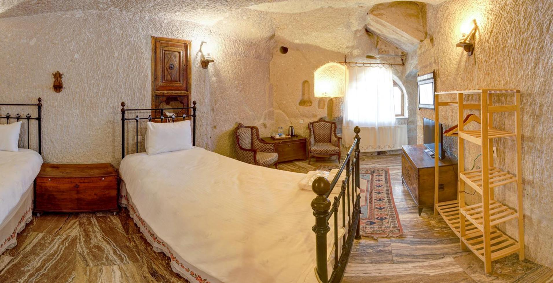 Standard Twin Room - Photo 3