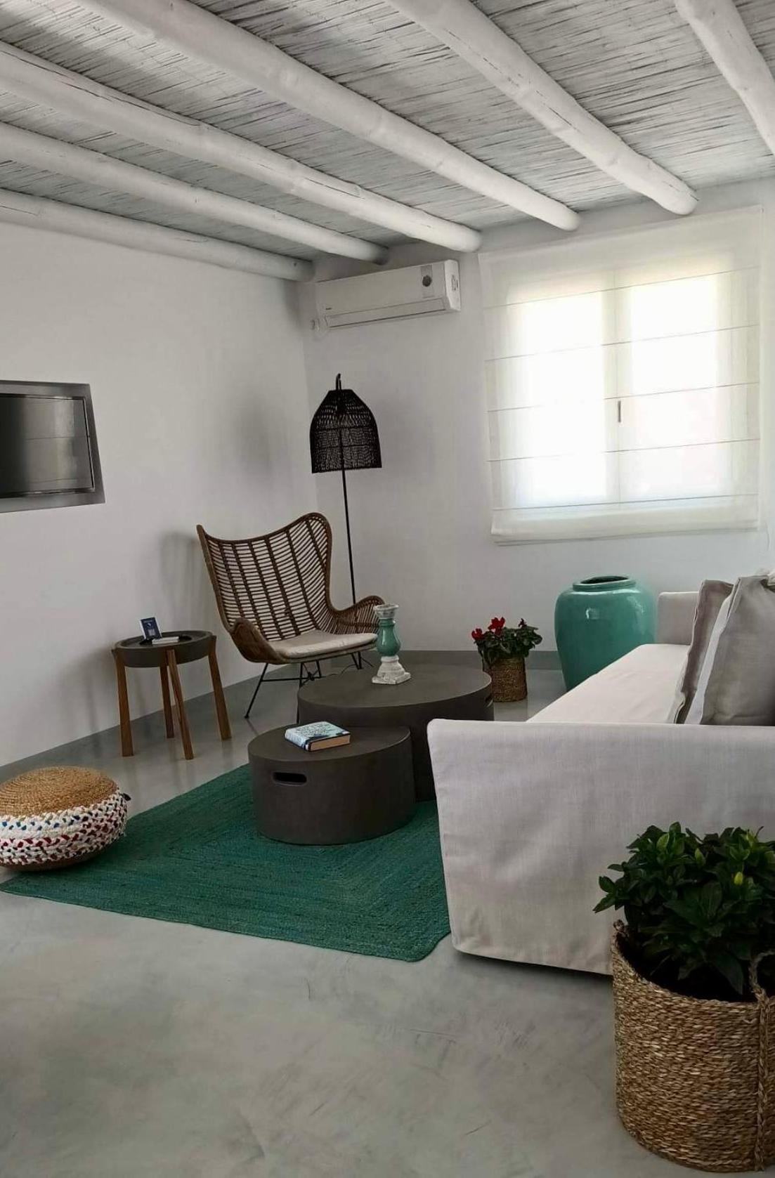 Deluxe Family Suite - Photo 4