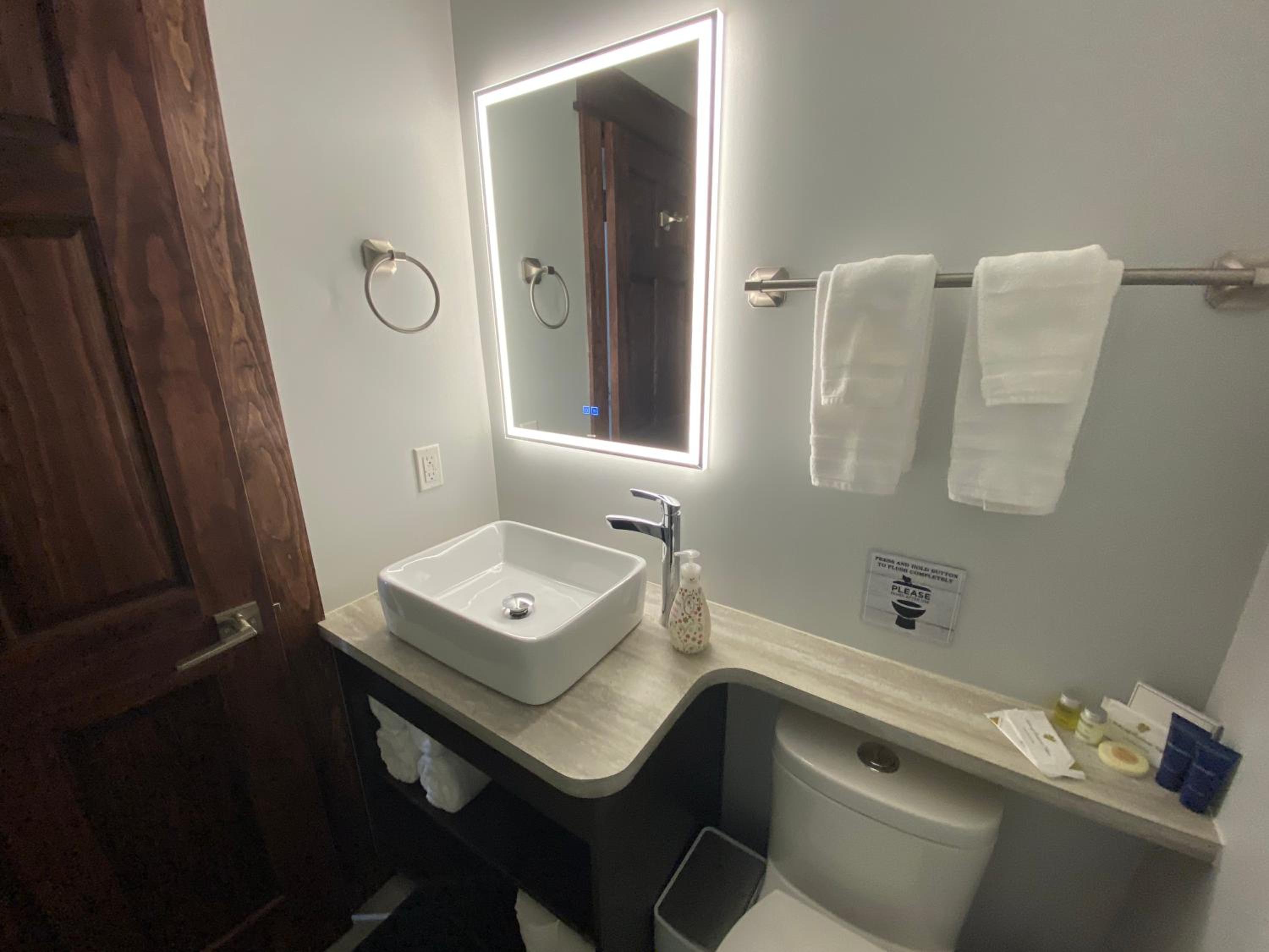 Deluxe Queen Room photo 3