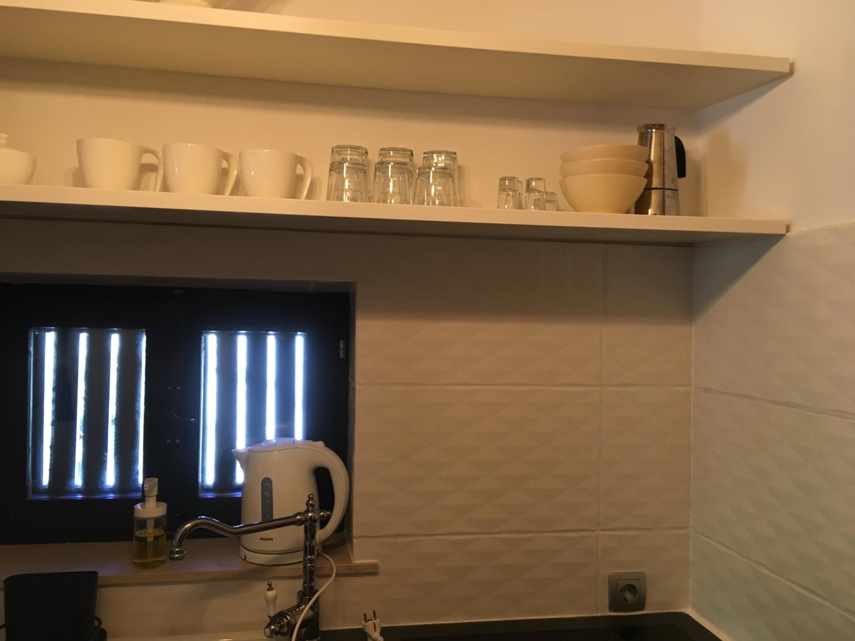 Studio Apartment with Balcony - Photo 14