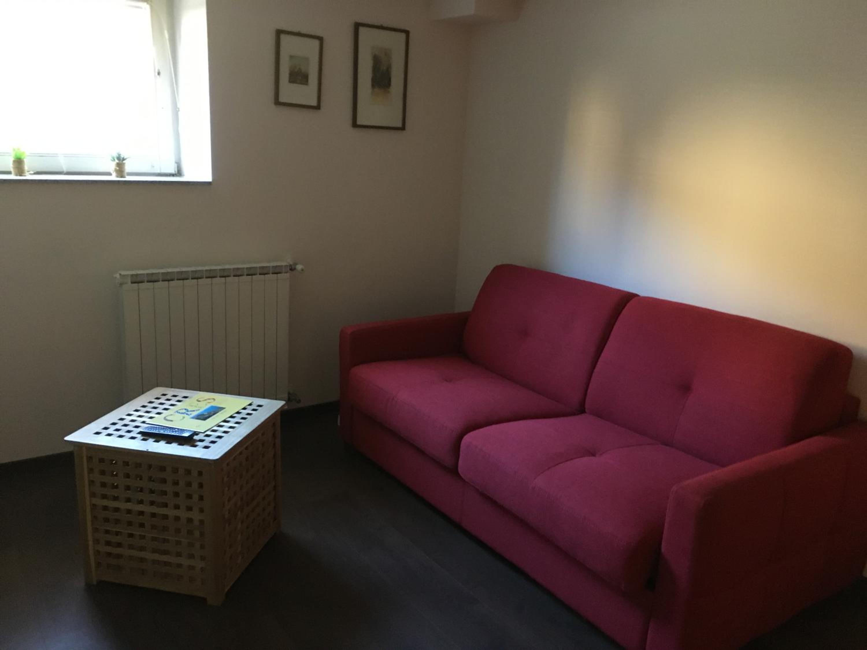 One-Bedroom Apartment (semi-basement) photo 2