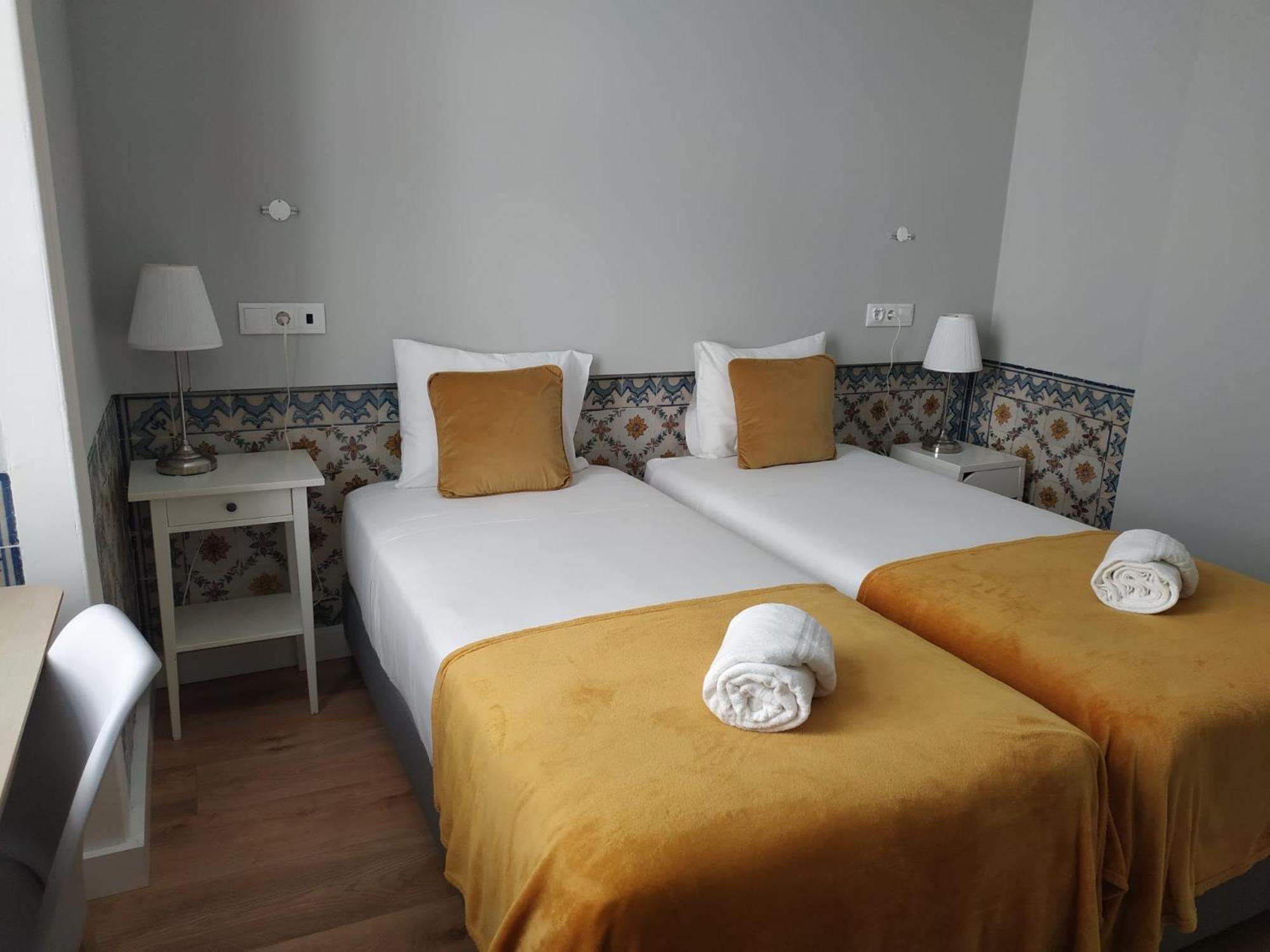 Twin Room with Private Bathroom photo 1