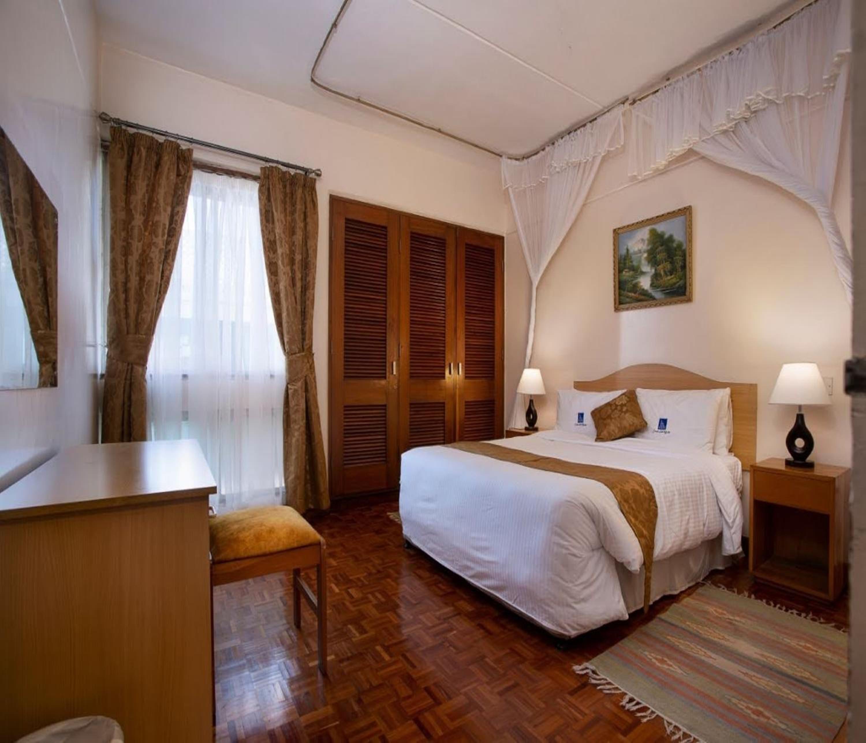 One Bedroom Standard Apartment with Balcony And Kitchen photo 2