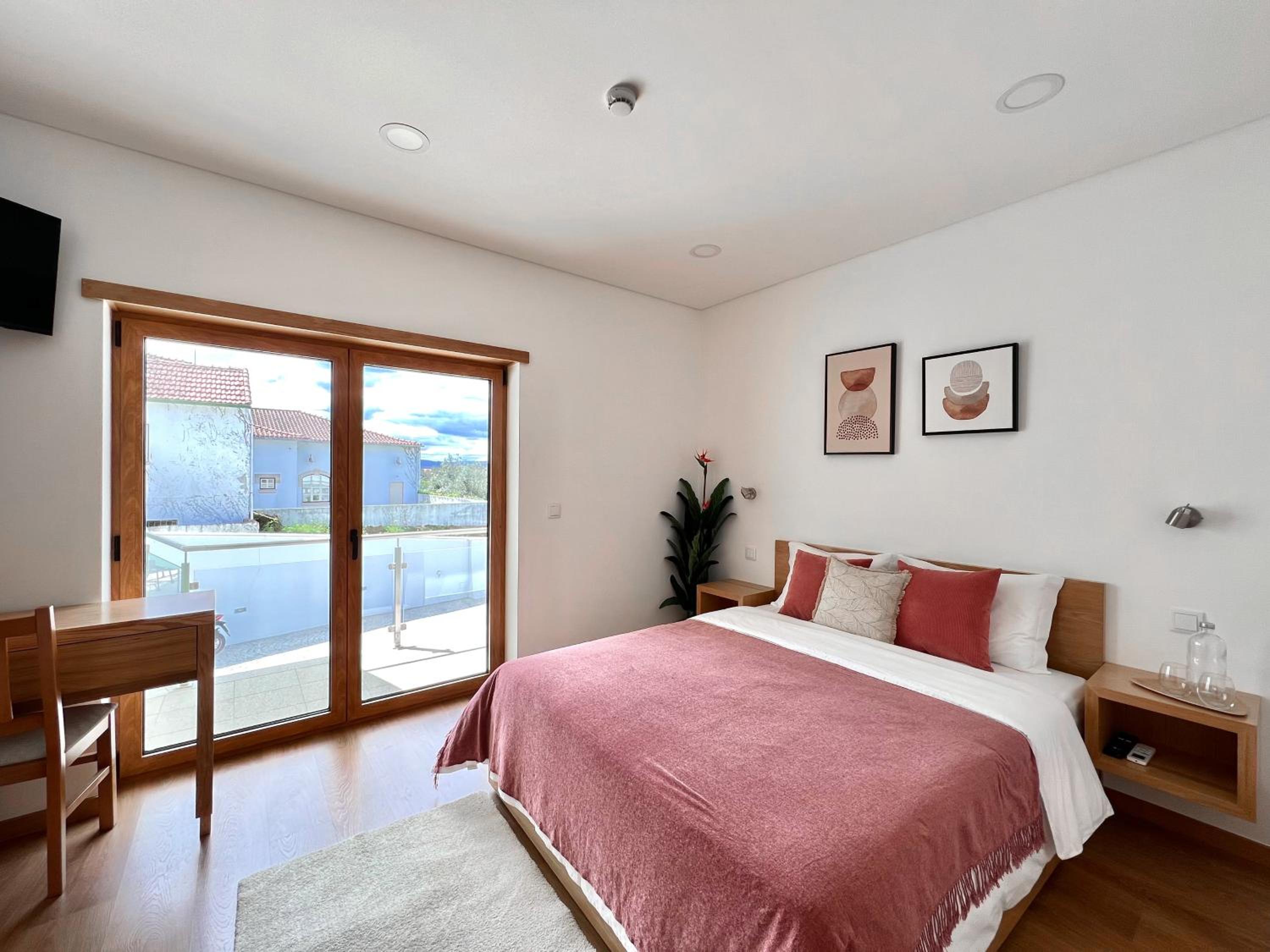 Double Room With Balcony - Photo 1
