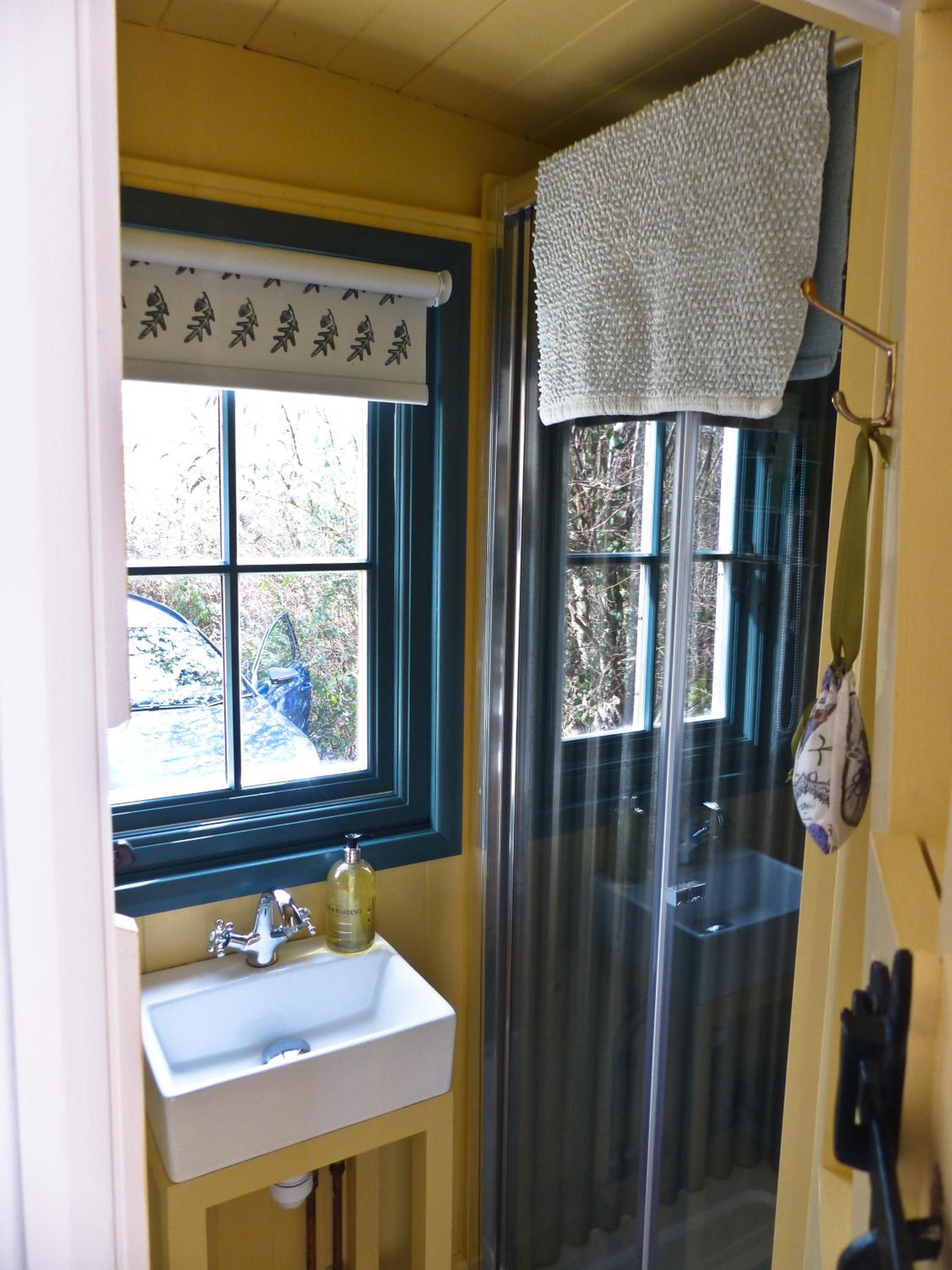 Double Room with Private Bathroom photo 3