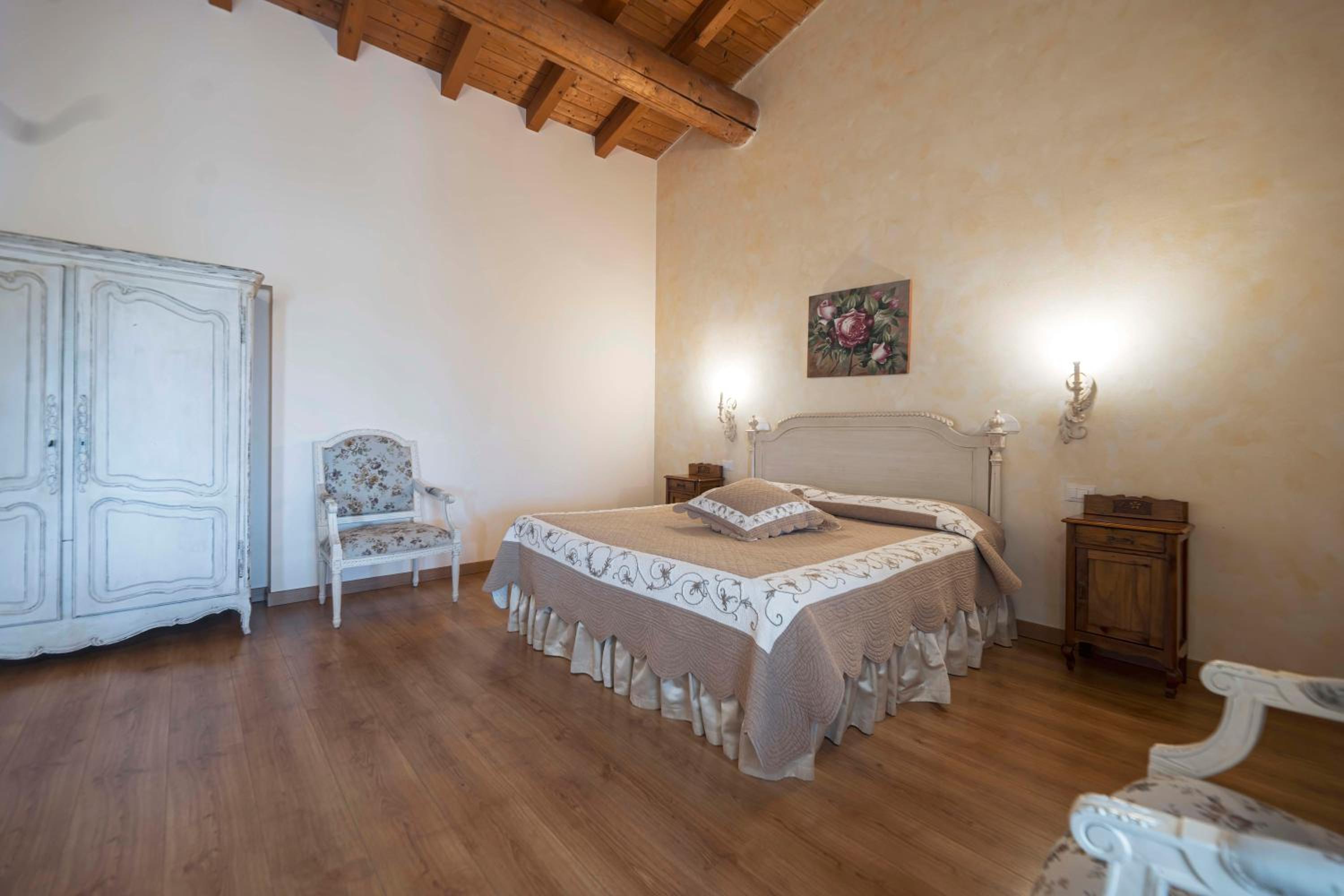 Double Room - Photo 6