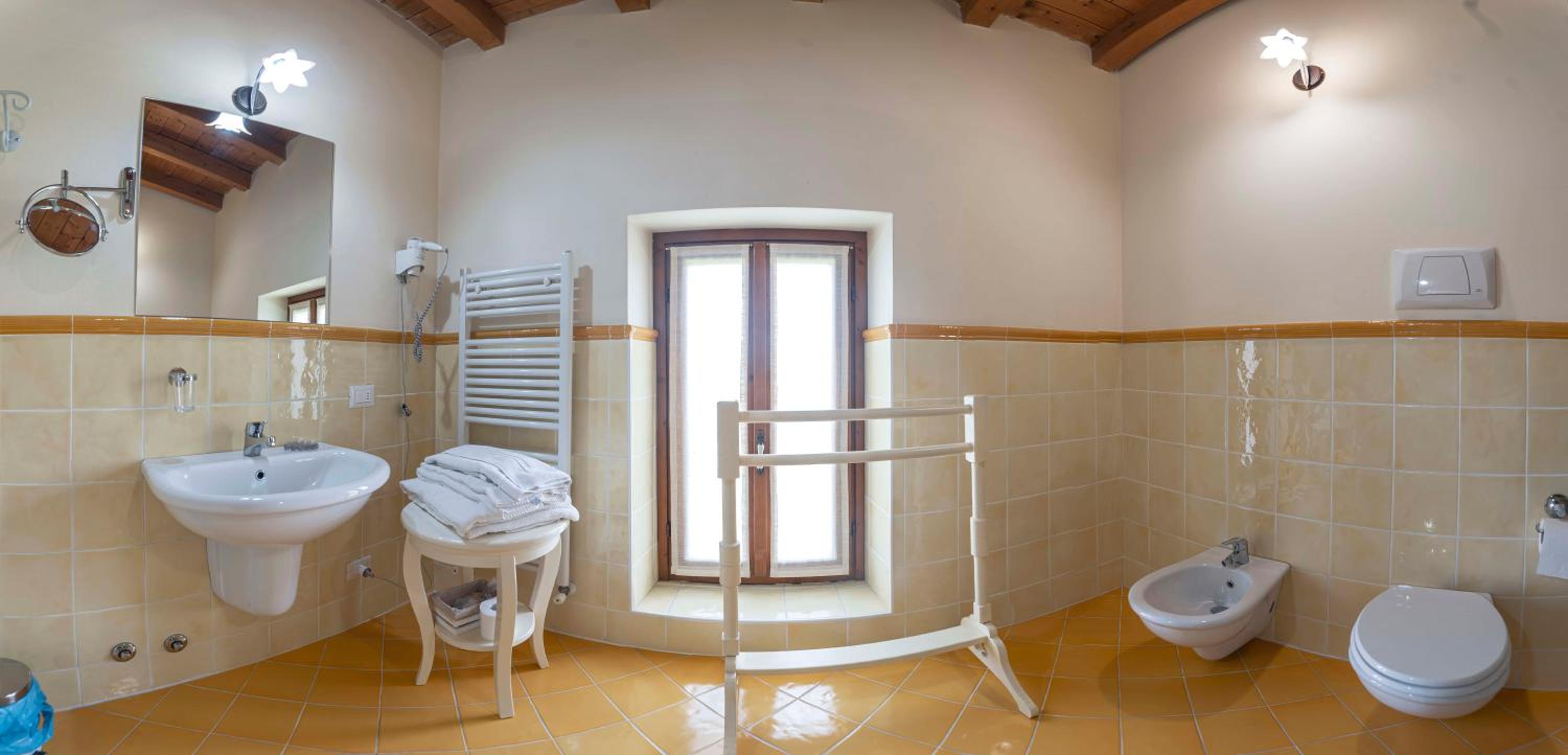 Double Room - Photo 10