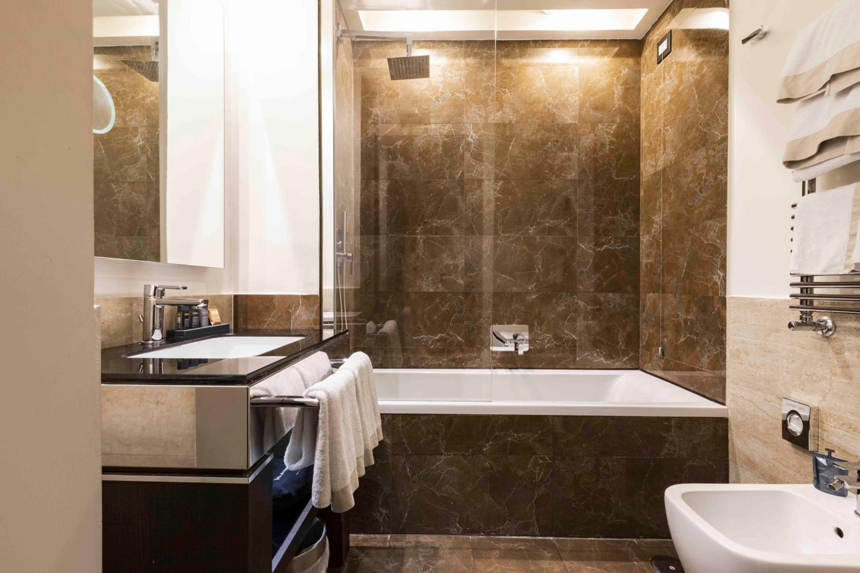 Superior Double or Twin Room photo 2