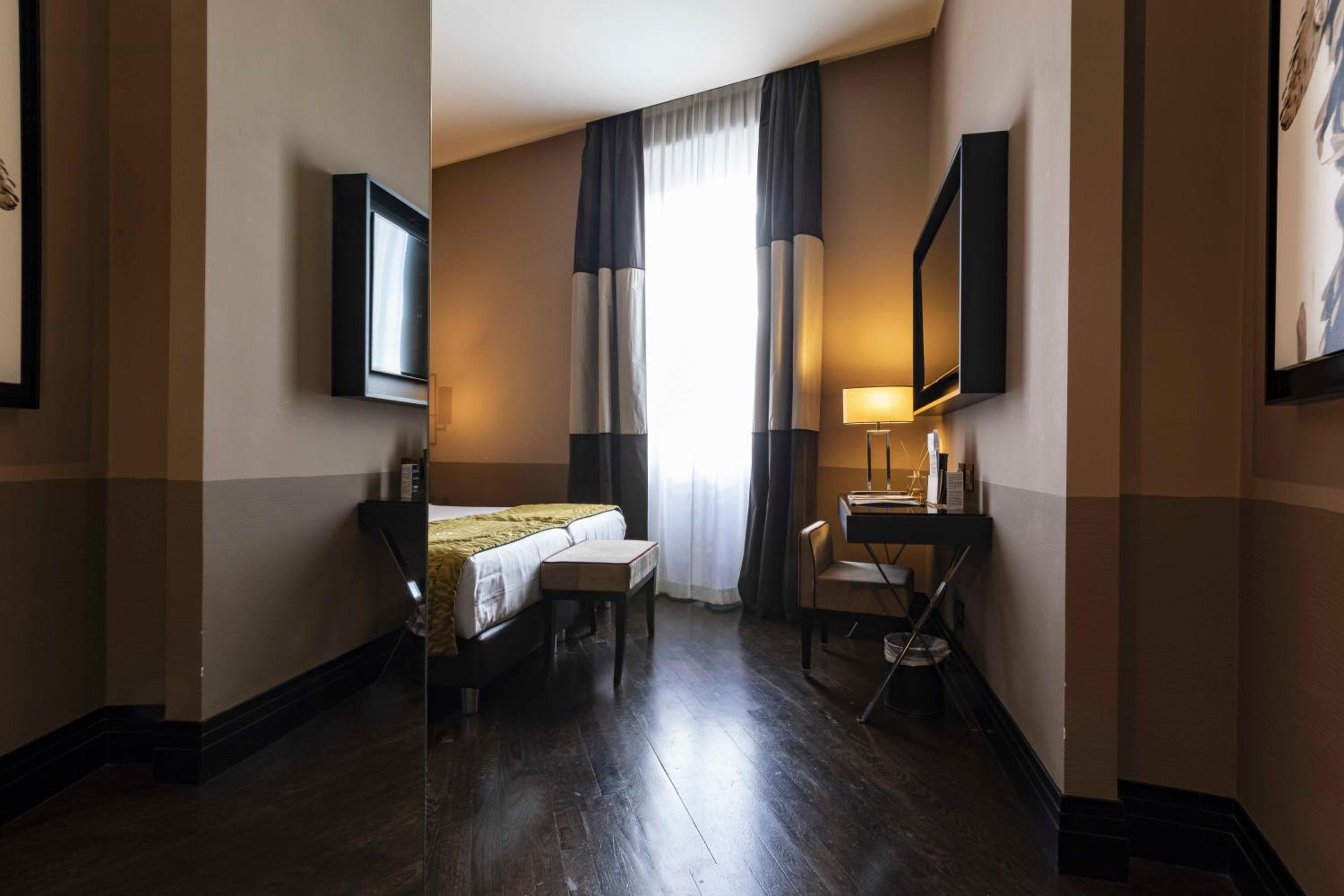 Superior Double or Twin Room photo 2