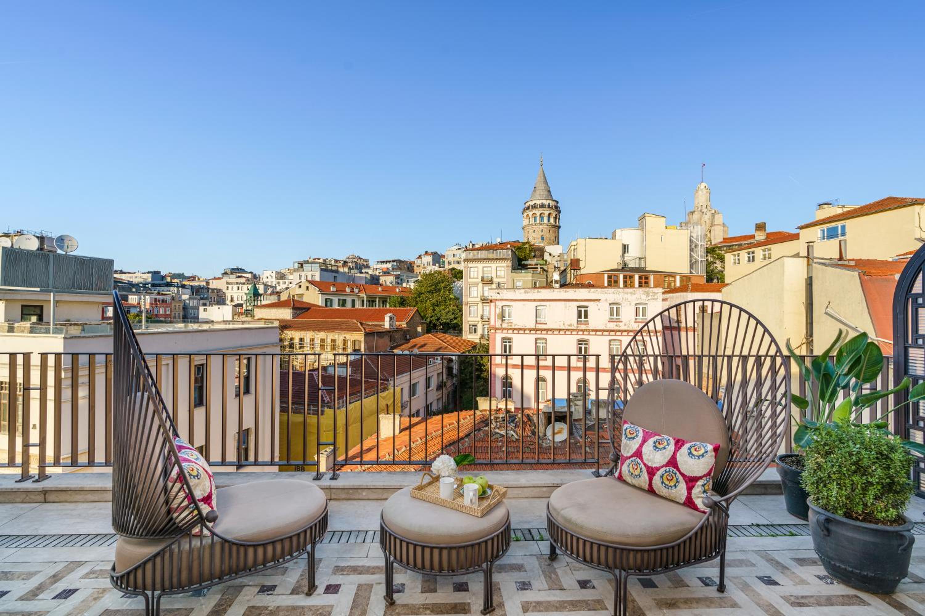 Executive Galata King Suite thumbnail 6