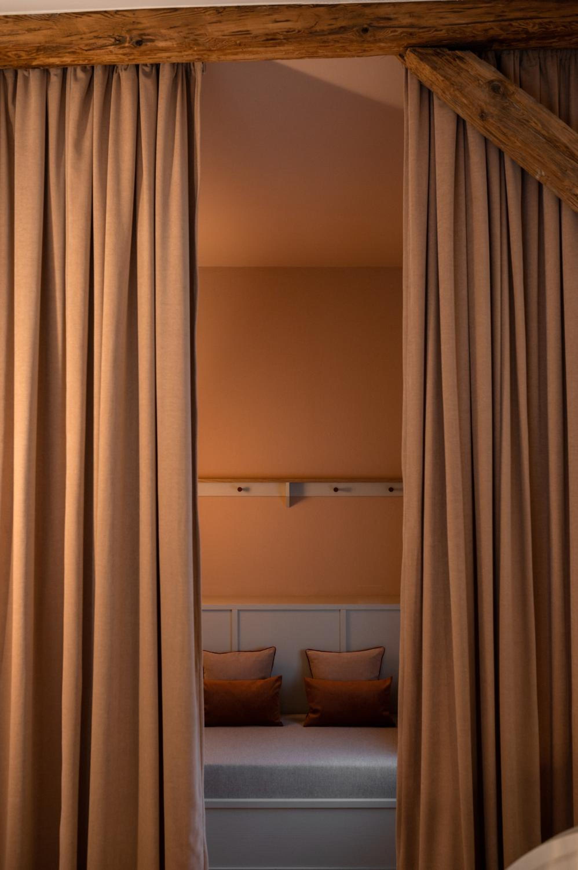 Deluxe Double Room with Balcony photo 1