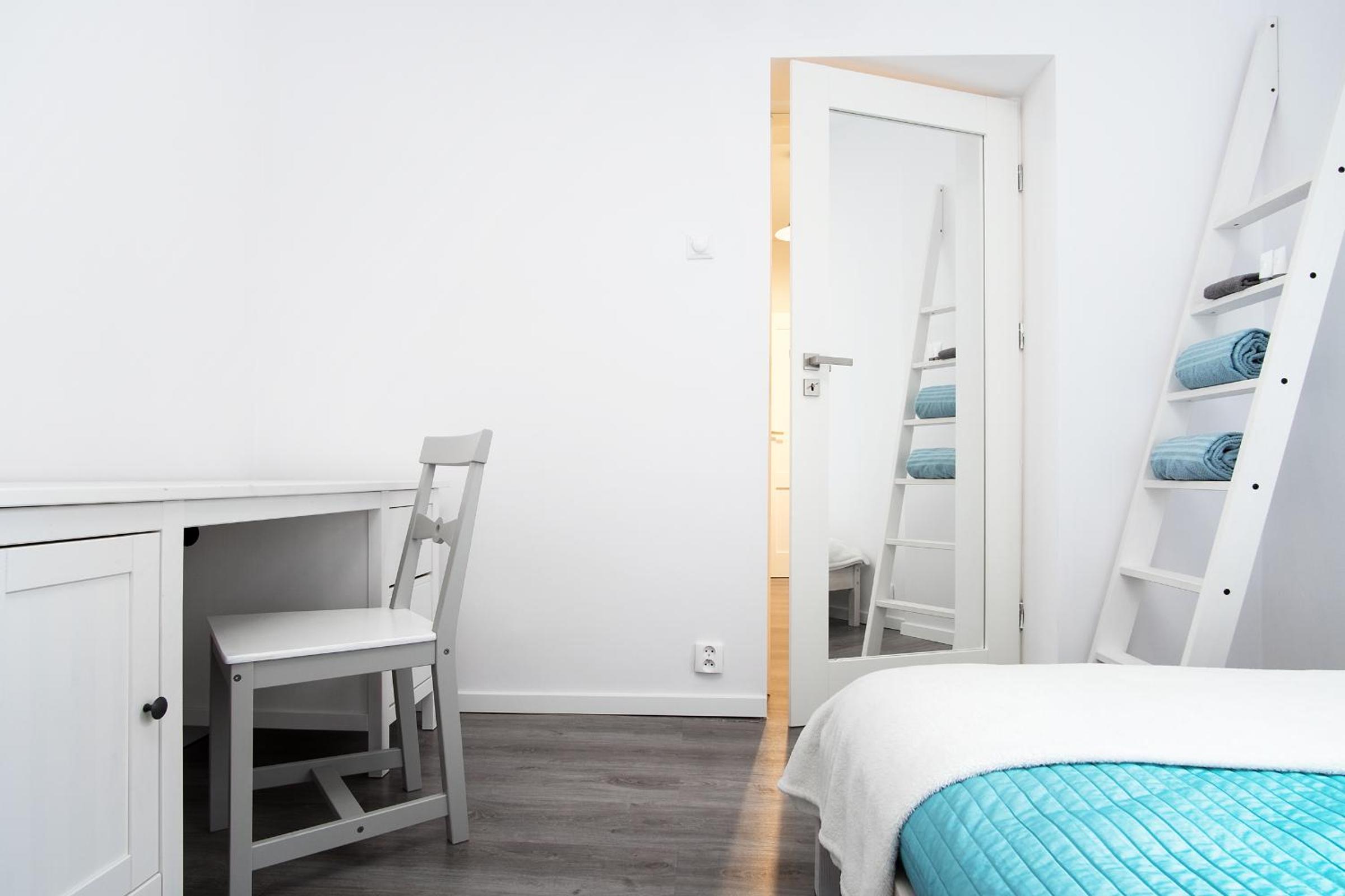 Two-Bedroom Apartment - Photo 19