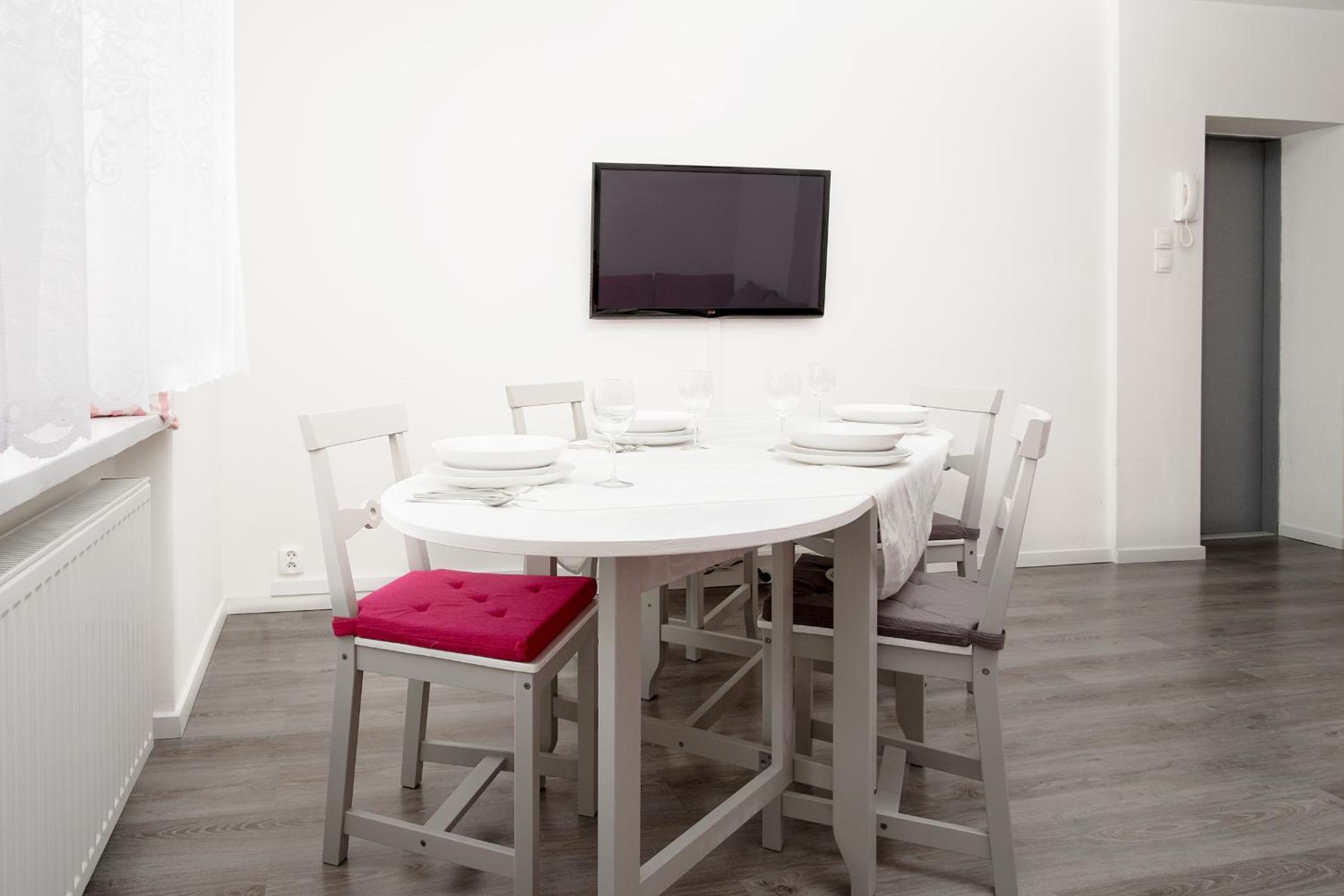 Two-Bedroom Apartment - Photo 9