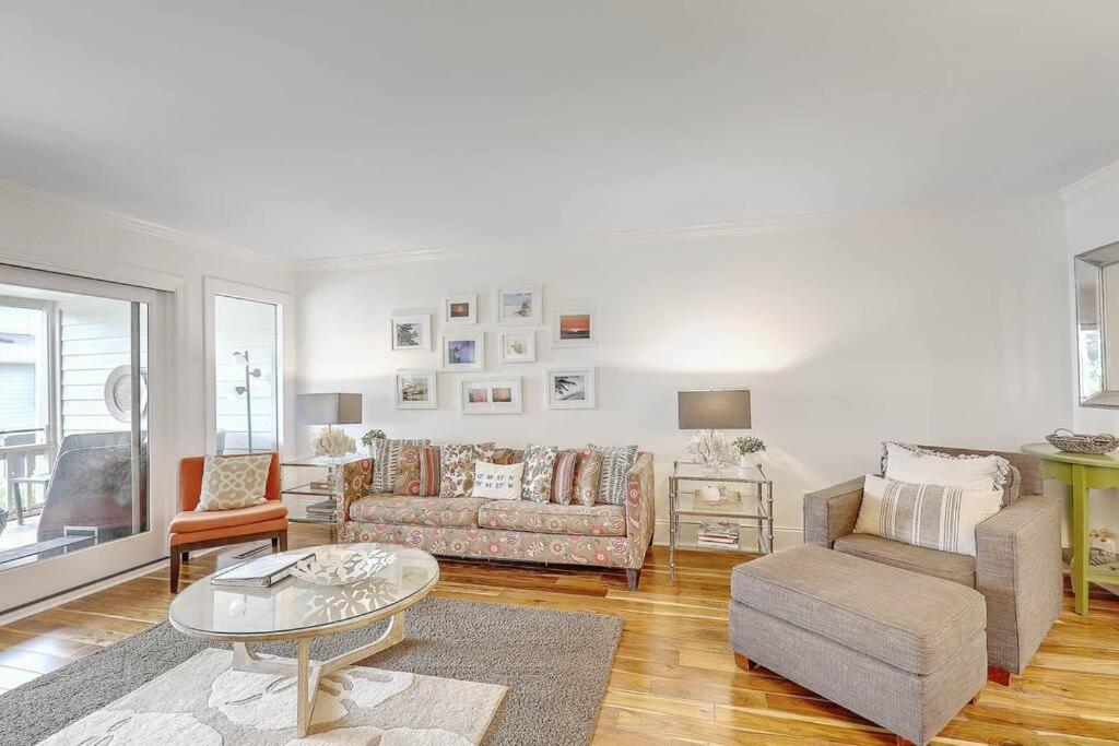 Three-Bedroom Apartment photo 1