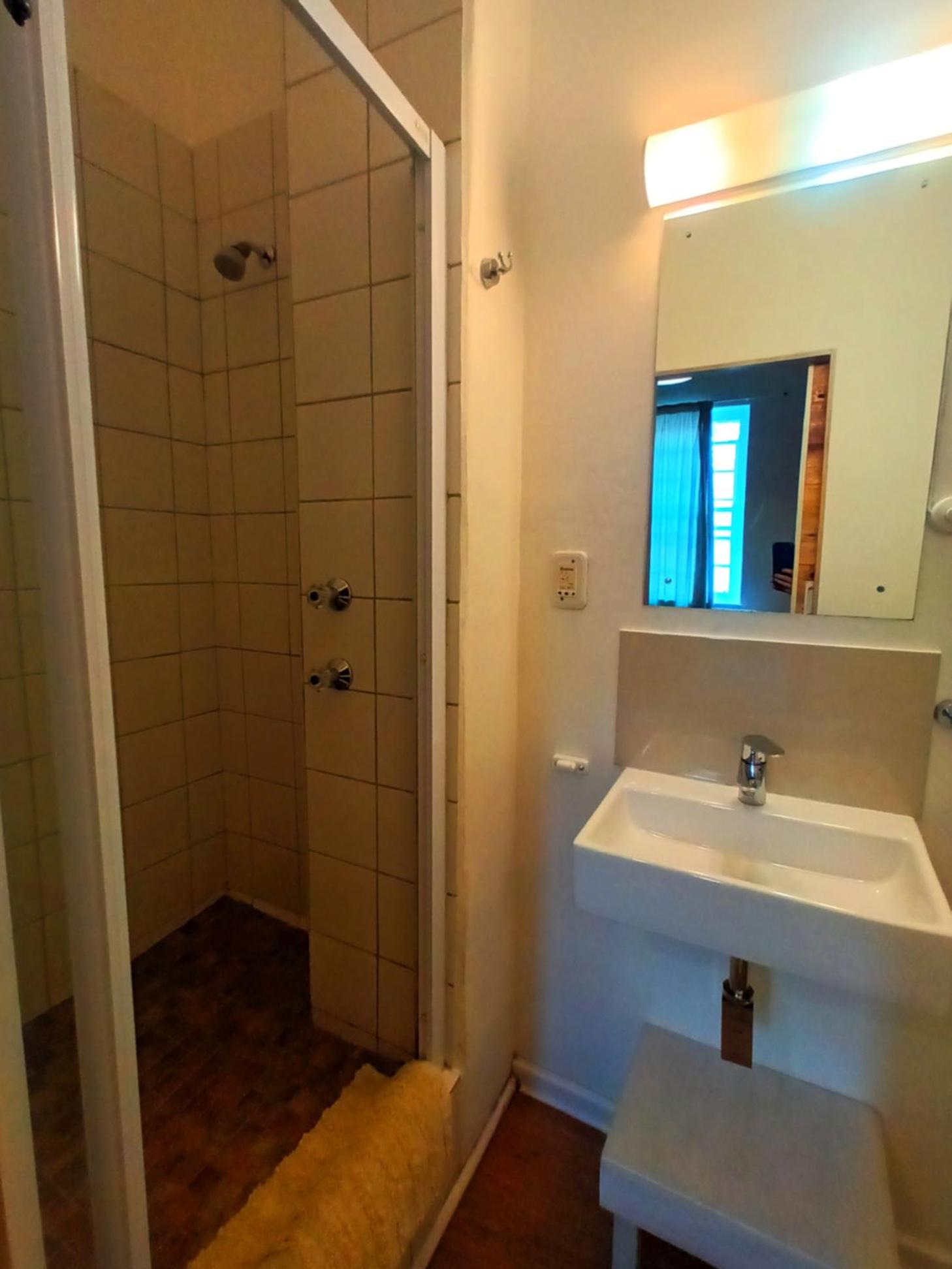 Family Room - Room 5 - Photo 7