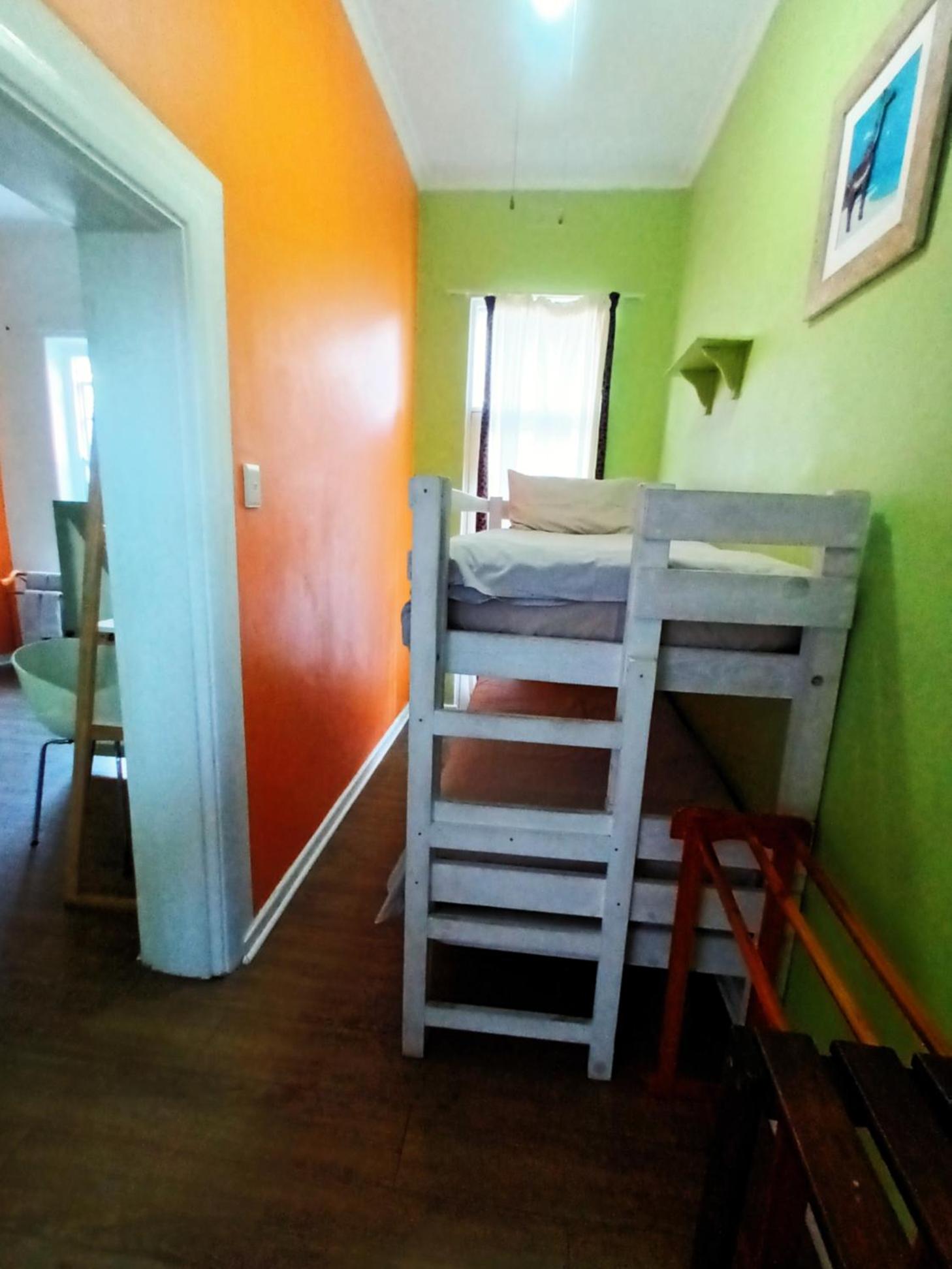 Family Room - Room 5 - Photo 8
