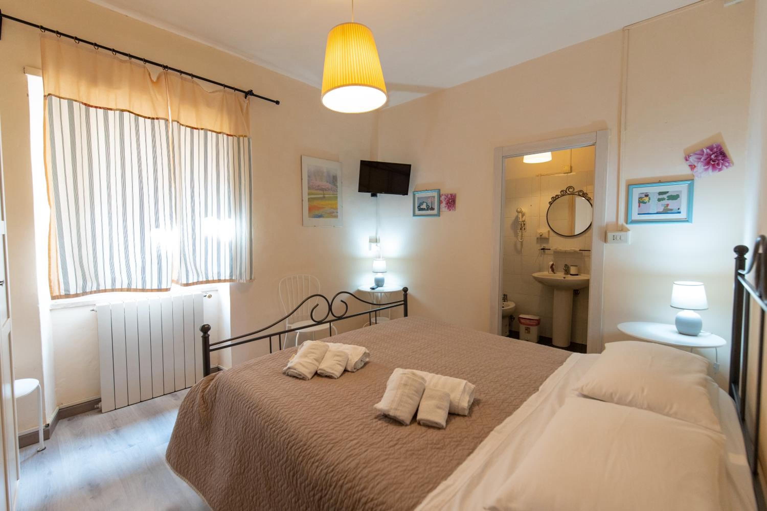 Standard Double Room photo 3