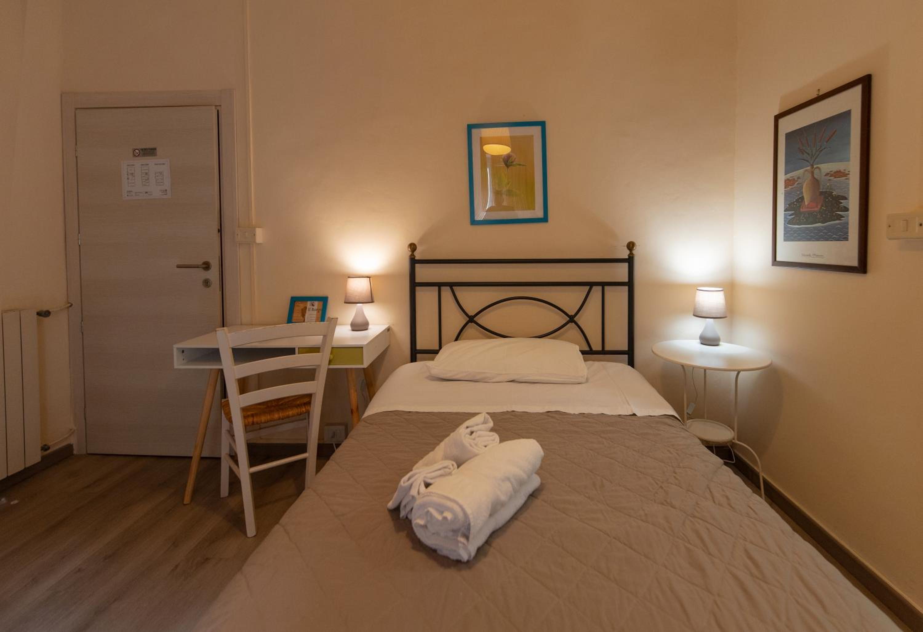 Single Room photo 3
