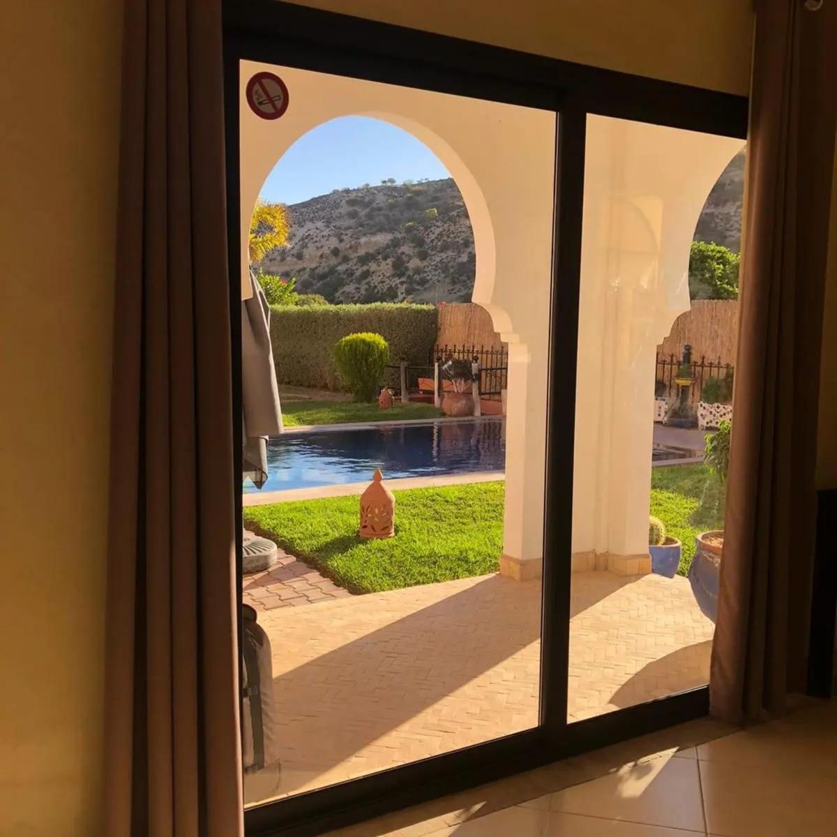 Junior Suite with Pool View - Photo 27