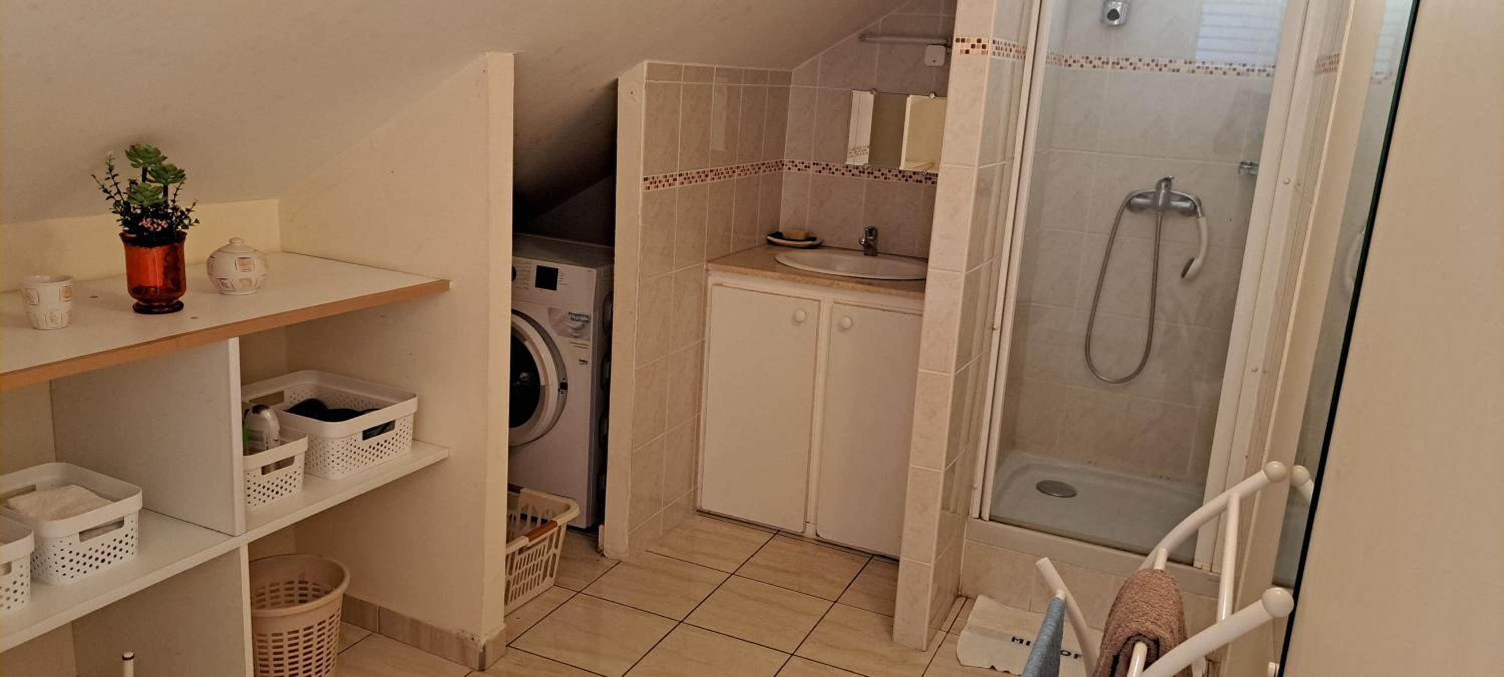 One-Bedroom Apartment - Photo 19