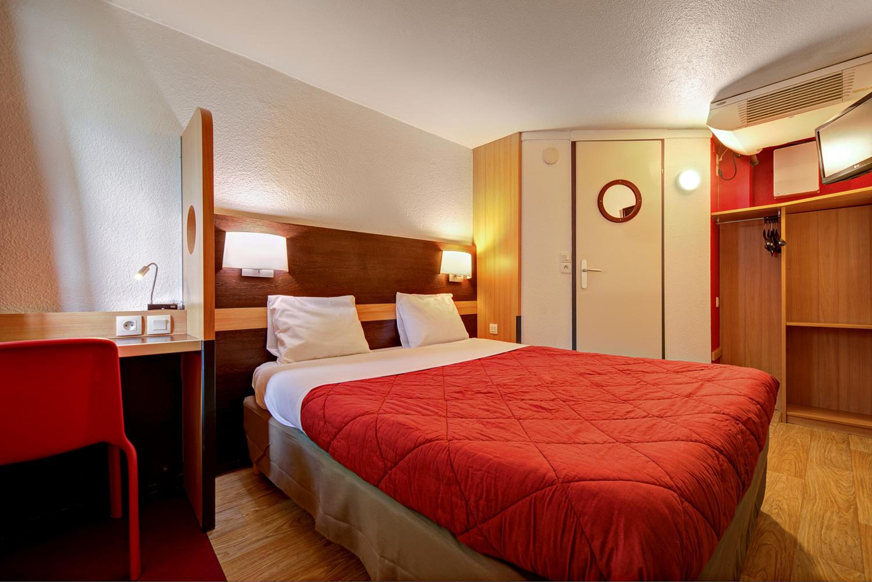 Double Room - Photo 2