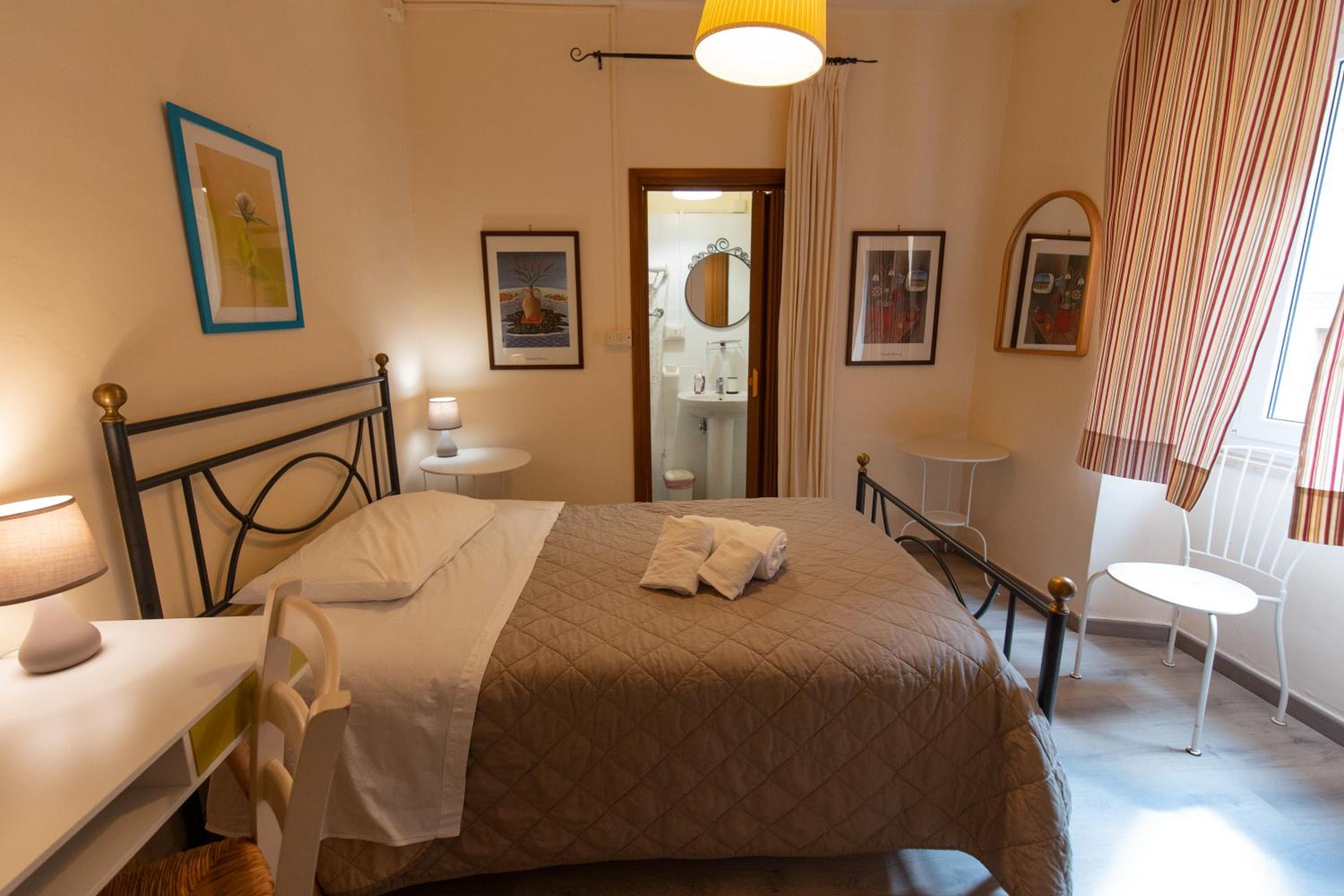 Single Room photo 2