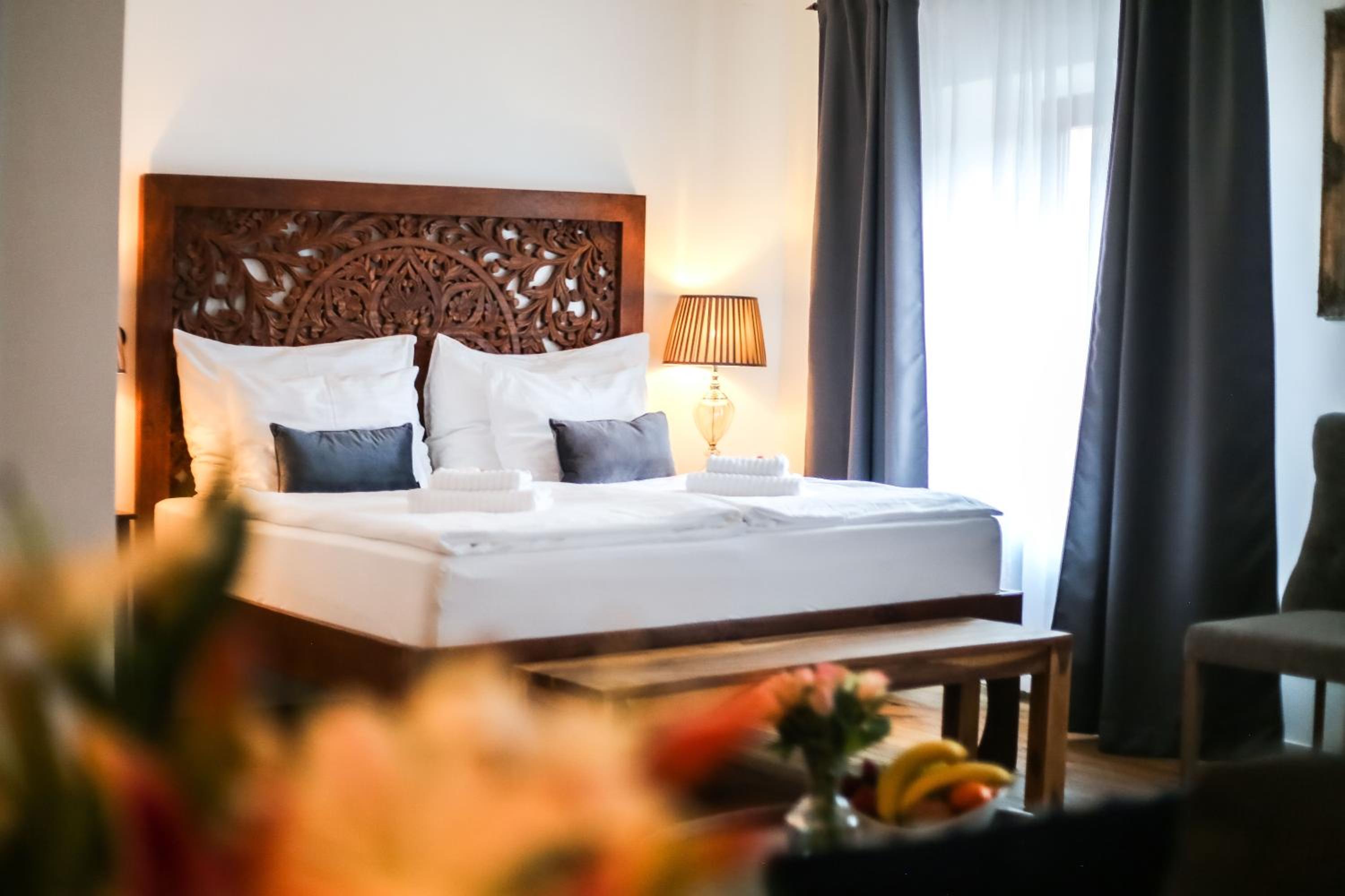 Superior King Room - Photo 7