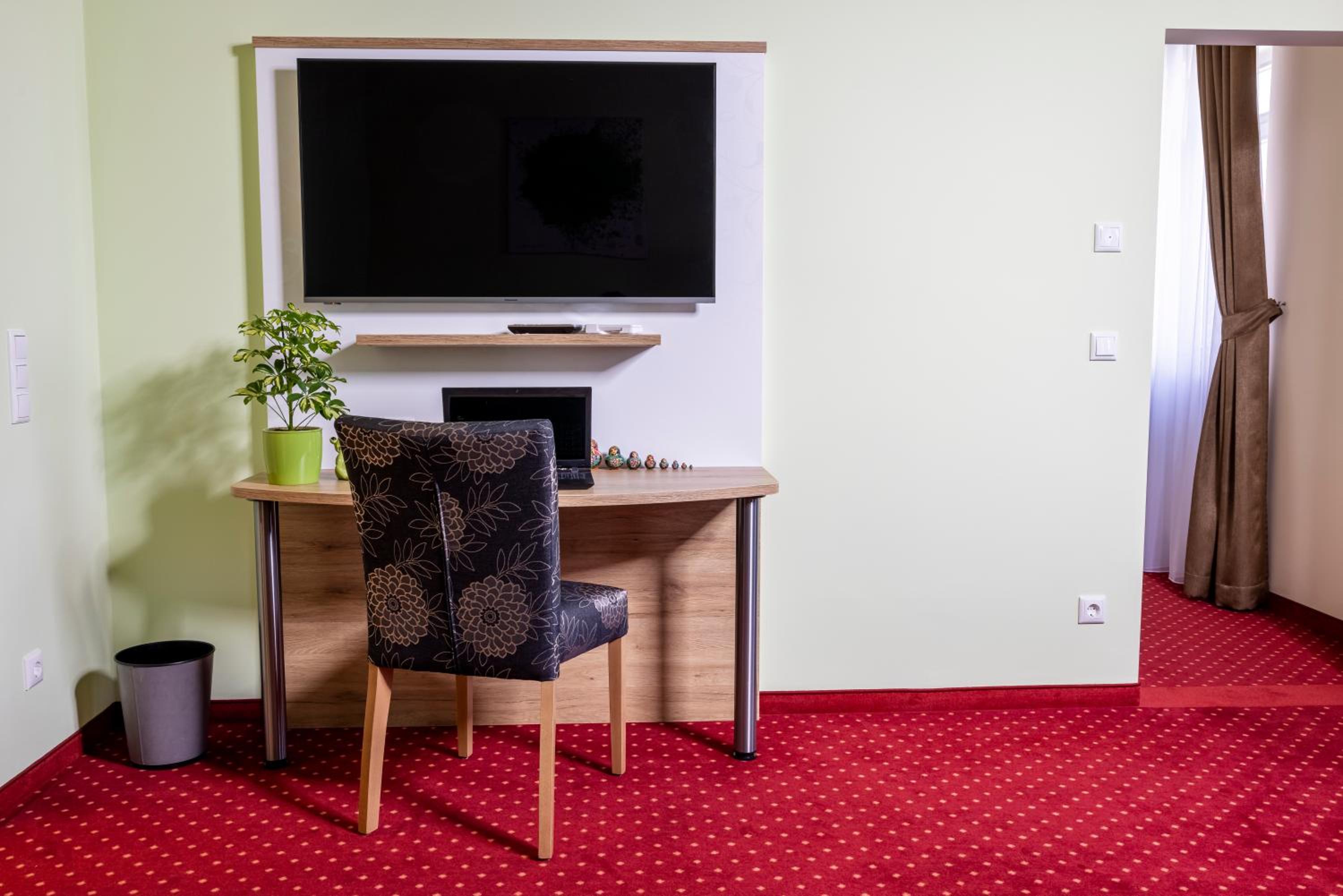 King Suite photo 3