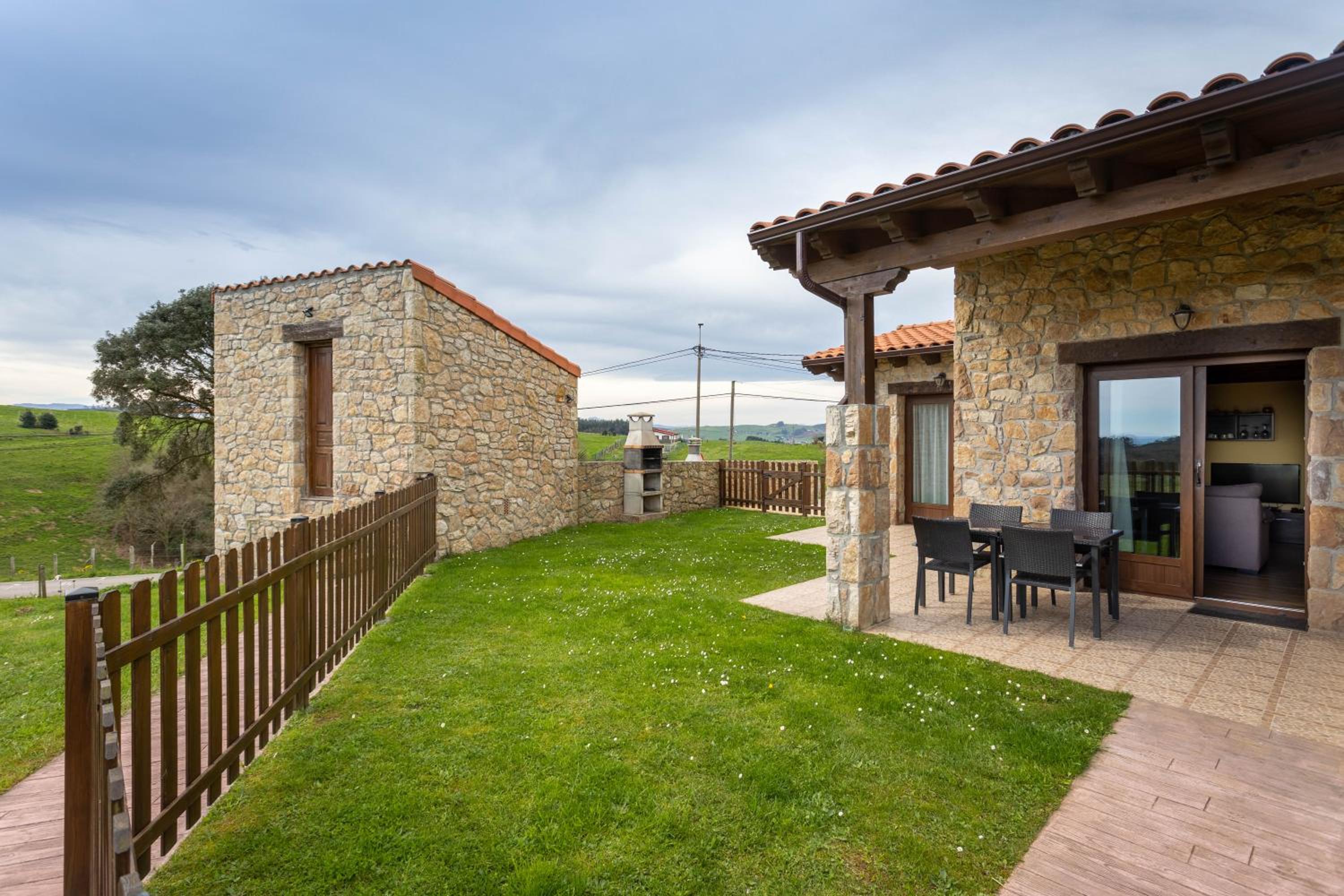 Villa photo 2