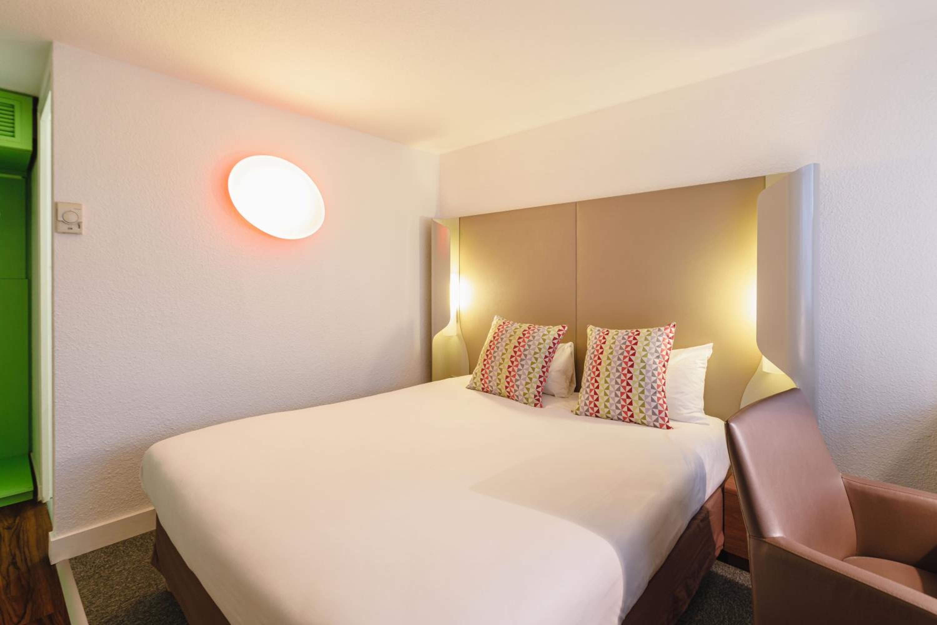 Standard Double Room - Photo 7