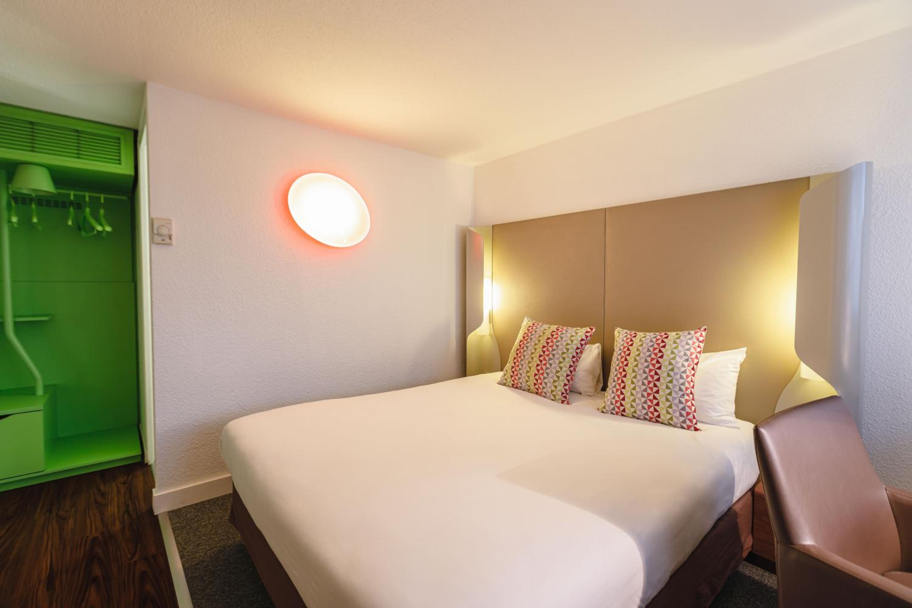 Standard Double Room - Photo 2