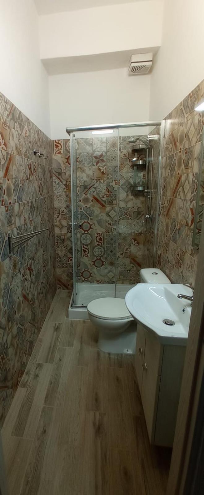 Quadruple Room with Private Bathroom photo 2